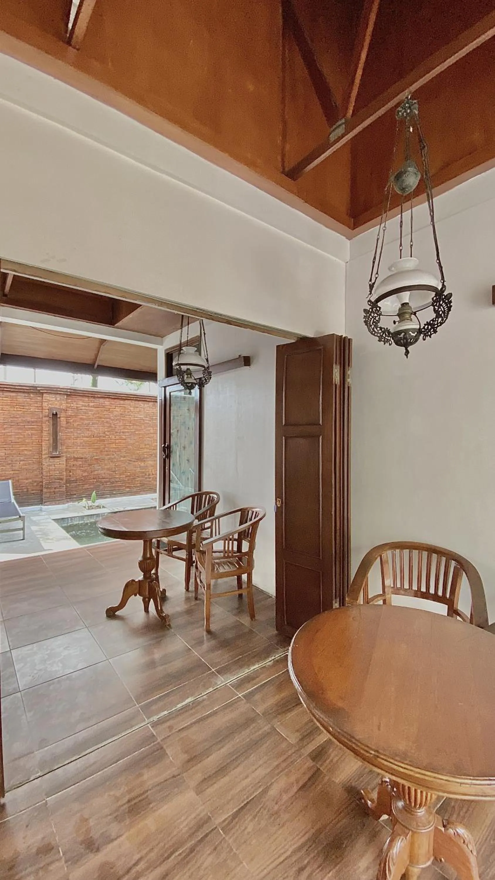 chrome hotel & resort solo