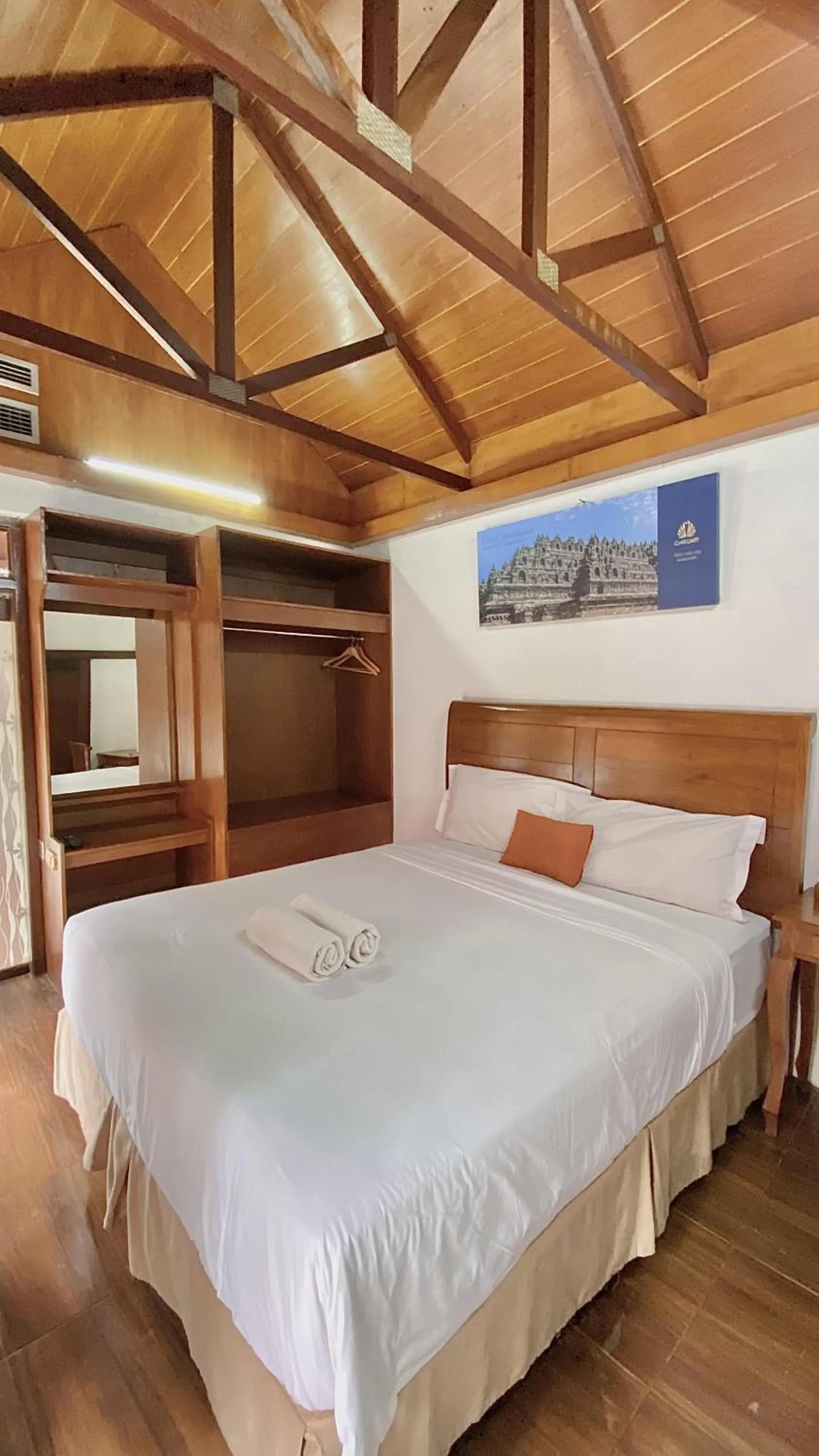 Bed in chrome hotel & resort solo