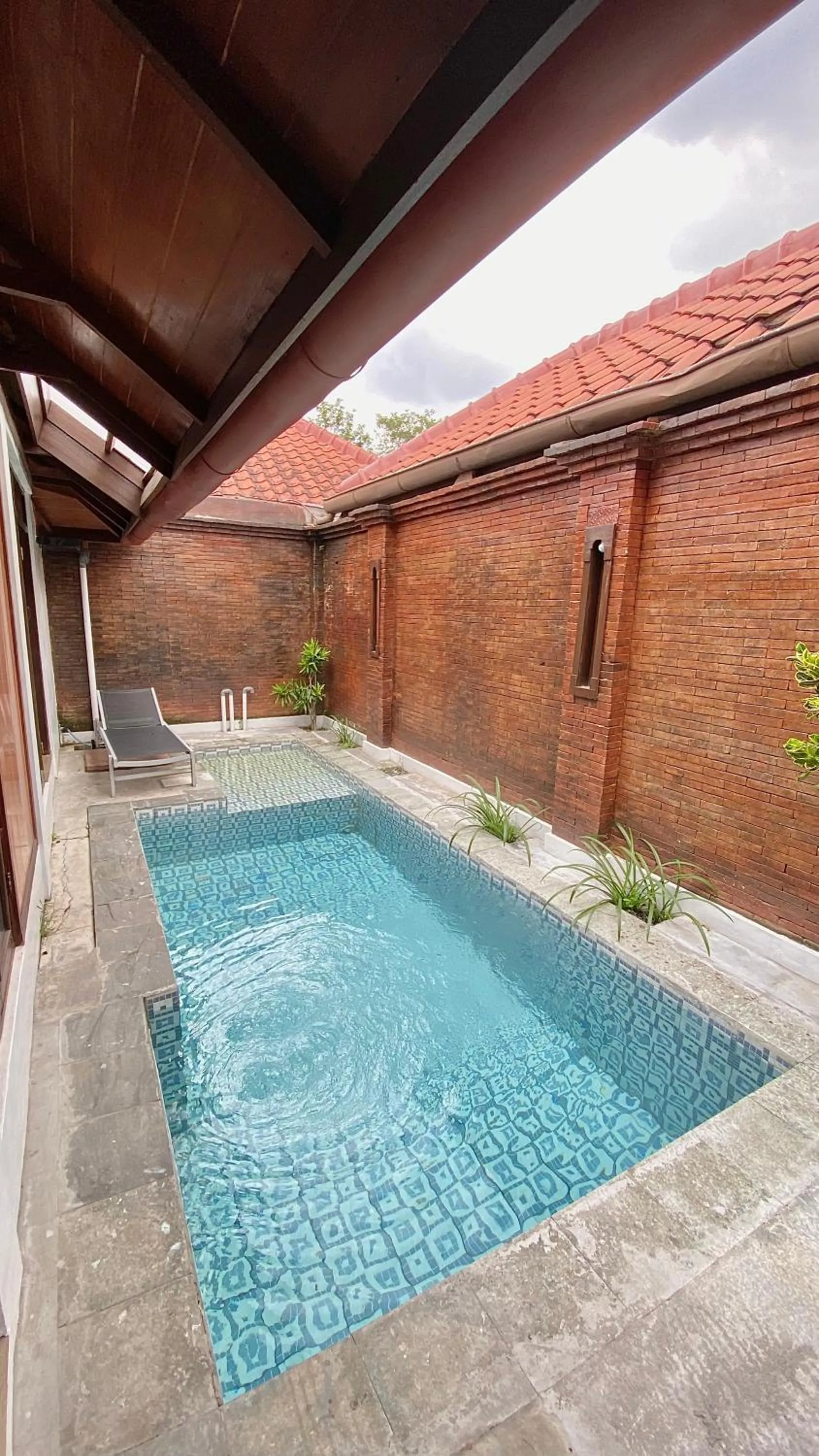 chrome hotel & resort solo