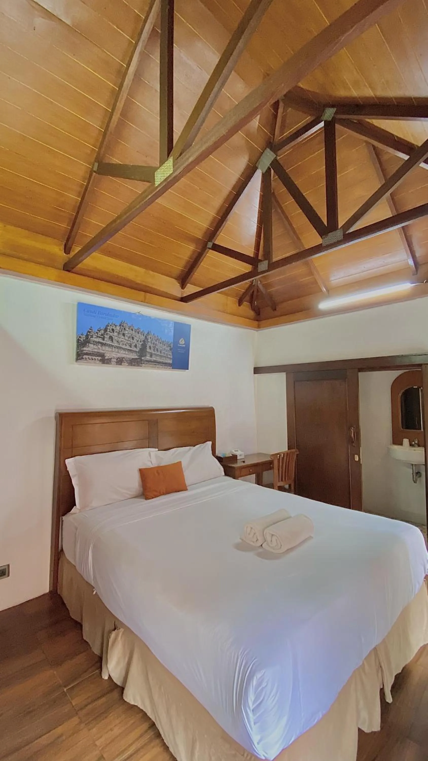 Bed in chrome hotel & resort solo