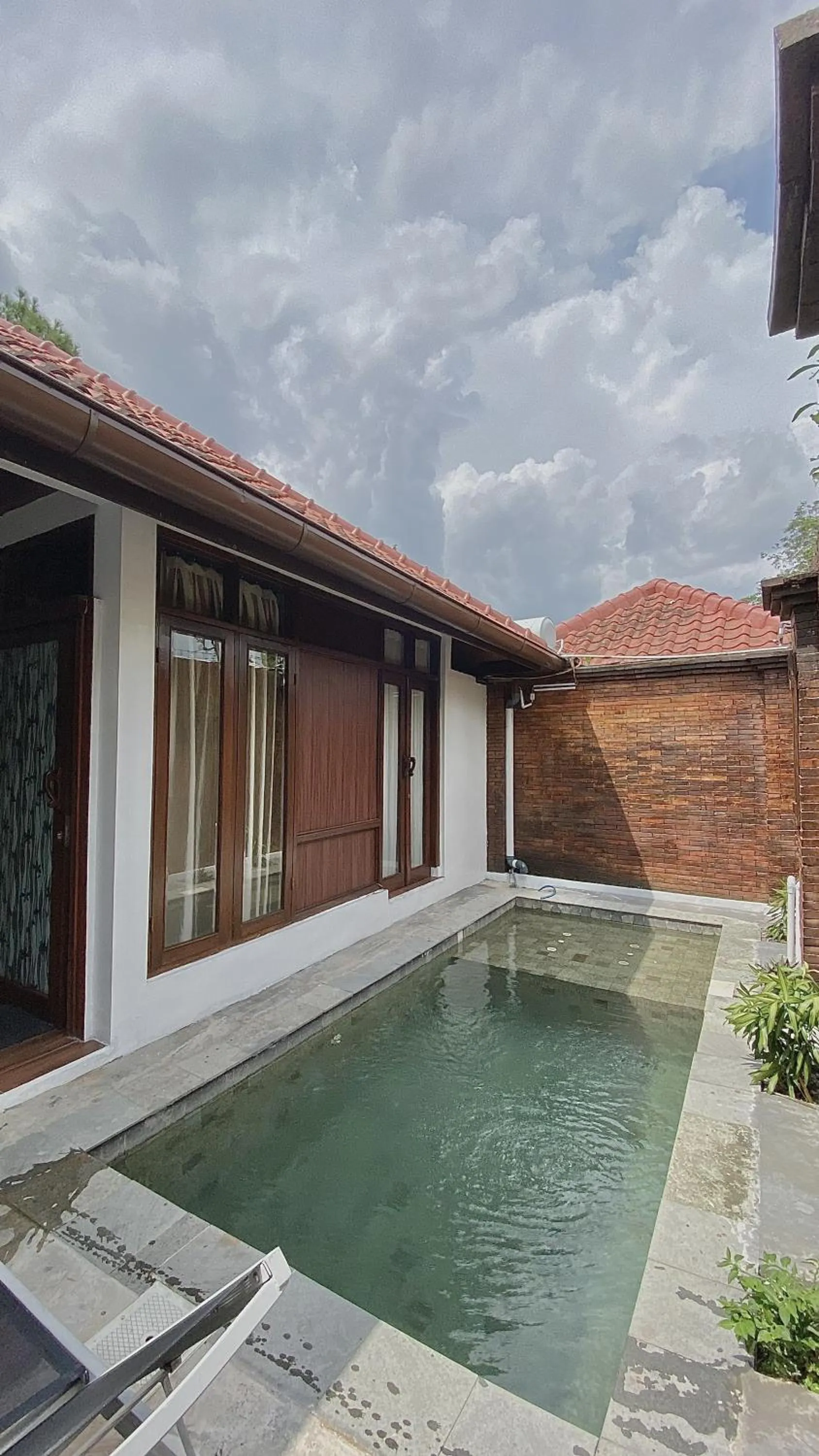 chrome hotel & resort solo