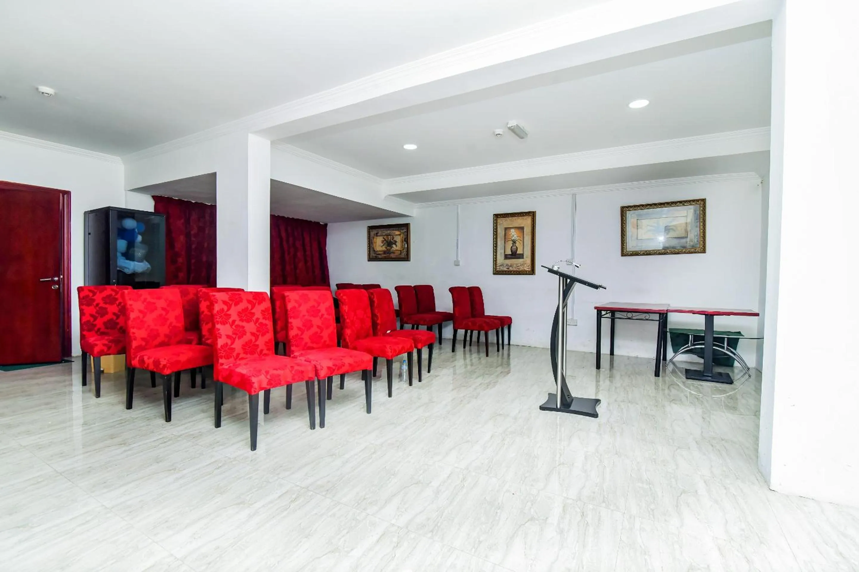 Business facilities in OYO 492 Gulf Star