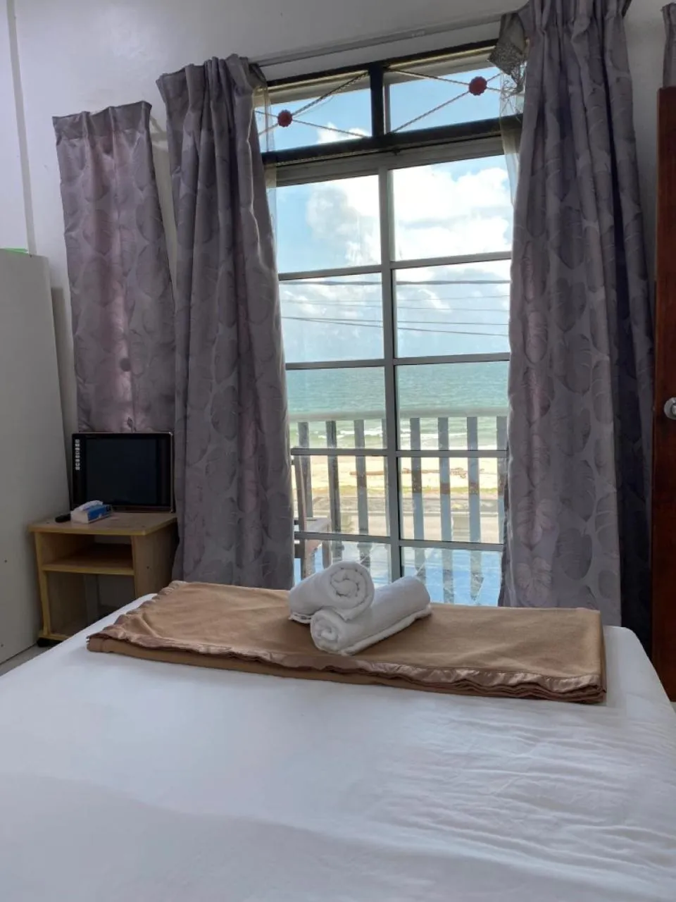 Bed in Raihan Beach Resort