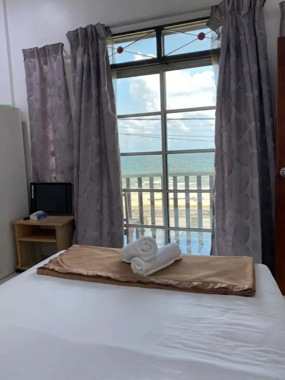 Bed in Raihan Beach Resort Bed in Raihan Beach Resort