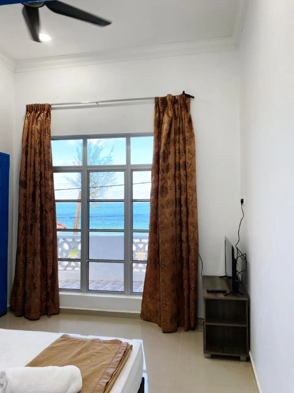 Bed in Raihan Beach Resort