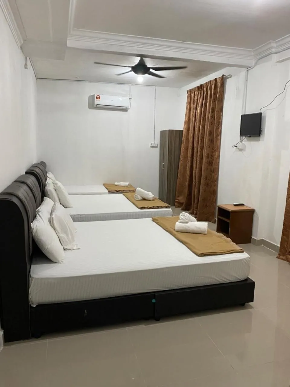 Bed in Raihan Beach Resort