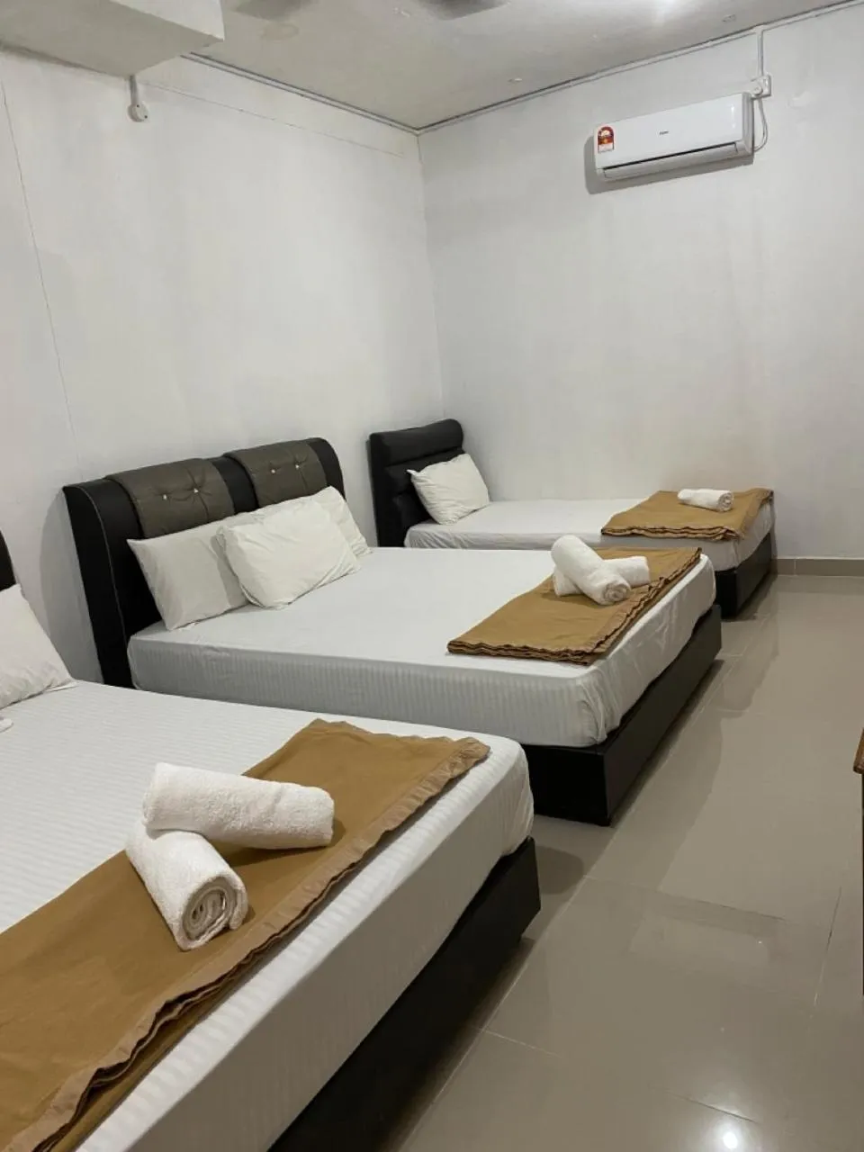 Bed in Raihan Beach Resort