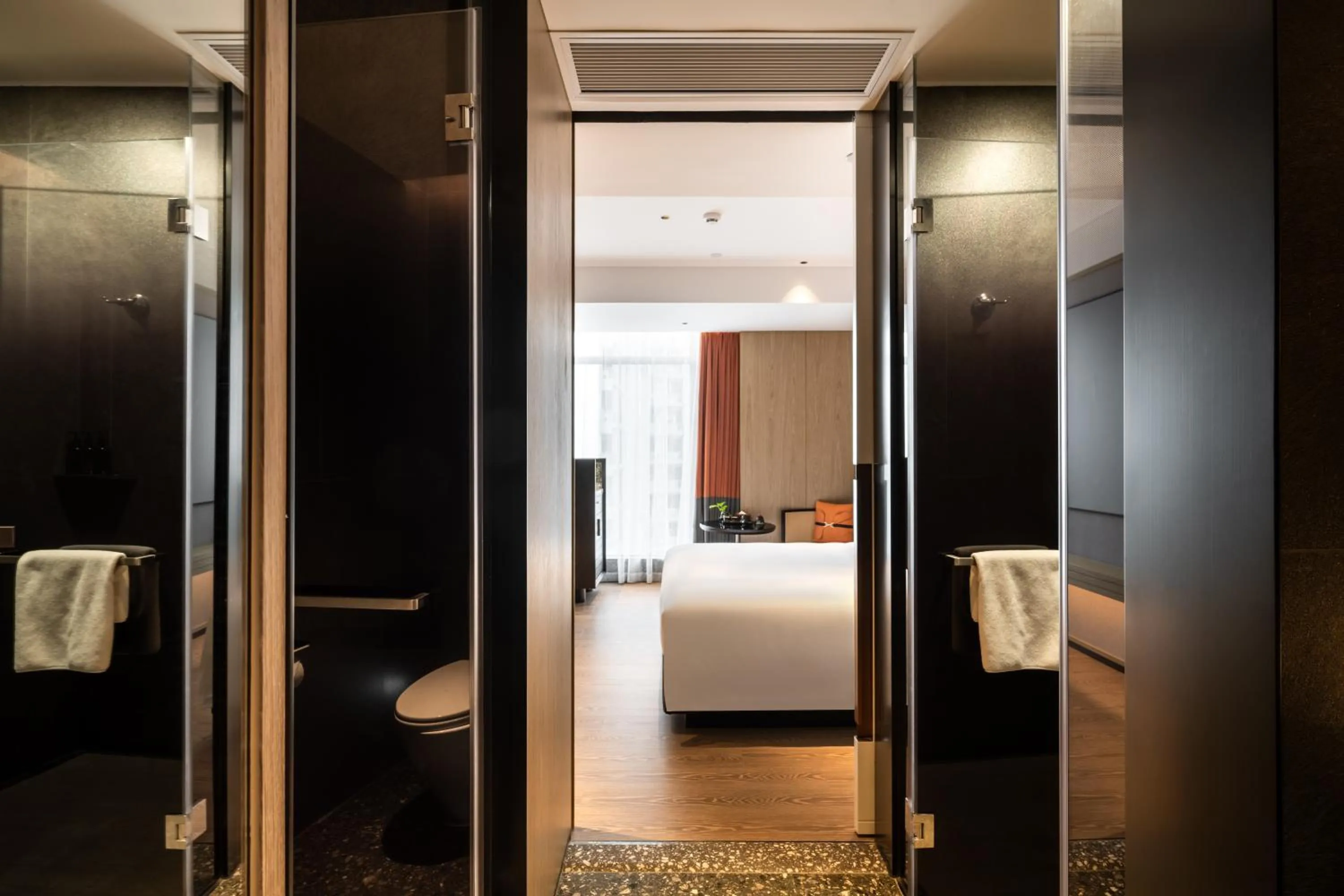 Photo of the whole room in Arthur Hotel Luogang Xiangang Metro Guangzhou-Free Breakfast and Free Afternoon Tea