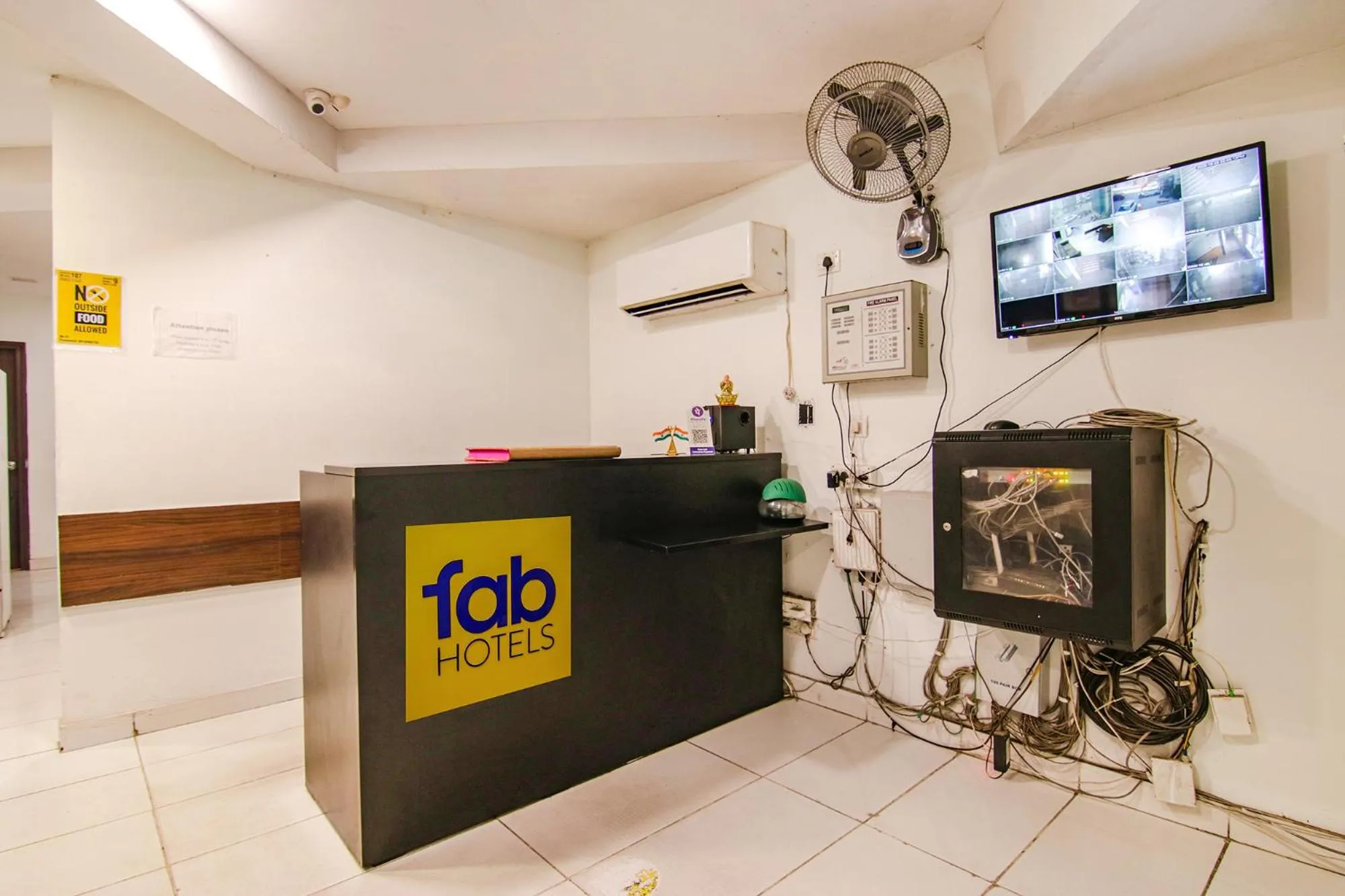 Lobby or reception in FabHotel Moro Rohini Sector 11