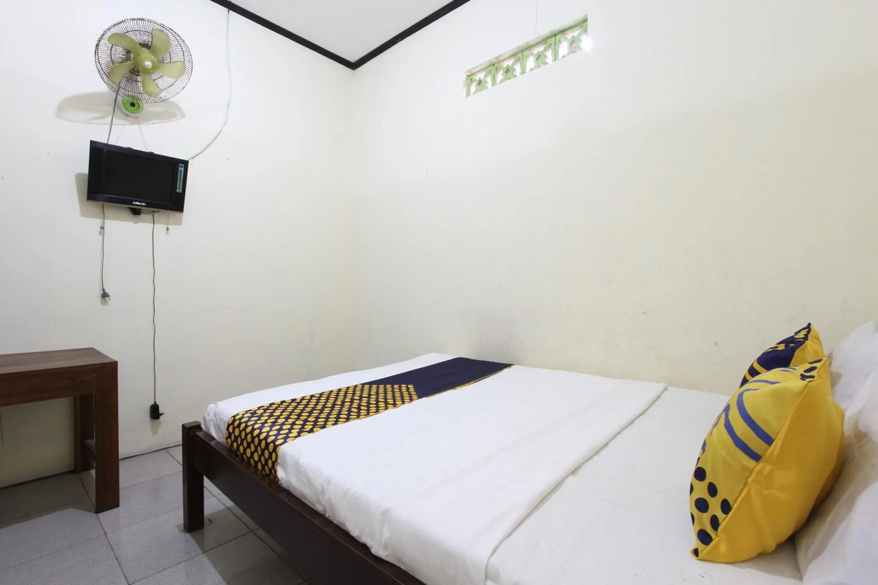 Bedroom, Bed in Hotel O Penginapan Tanjung Alang Syariah Bedroom, Bed in Hotel O Penginapan Tanjung Alang Syariah