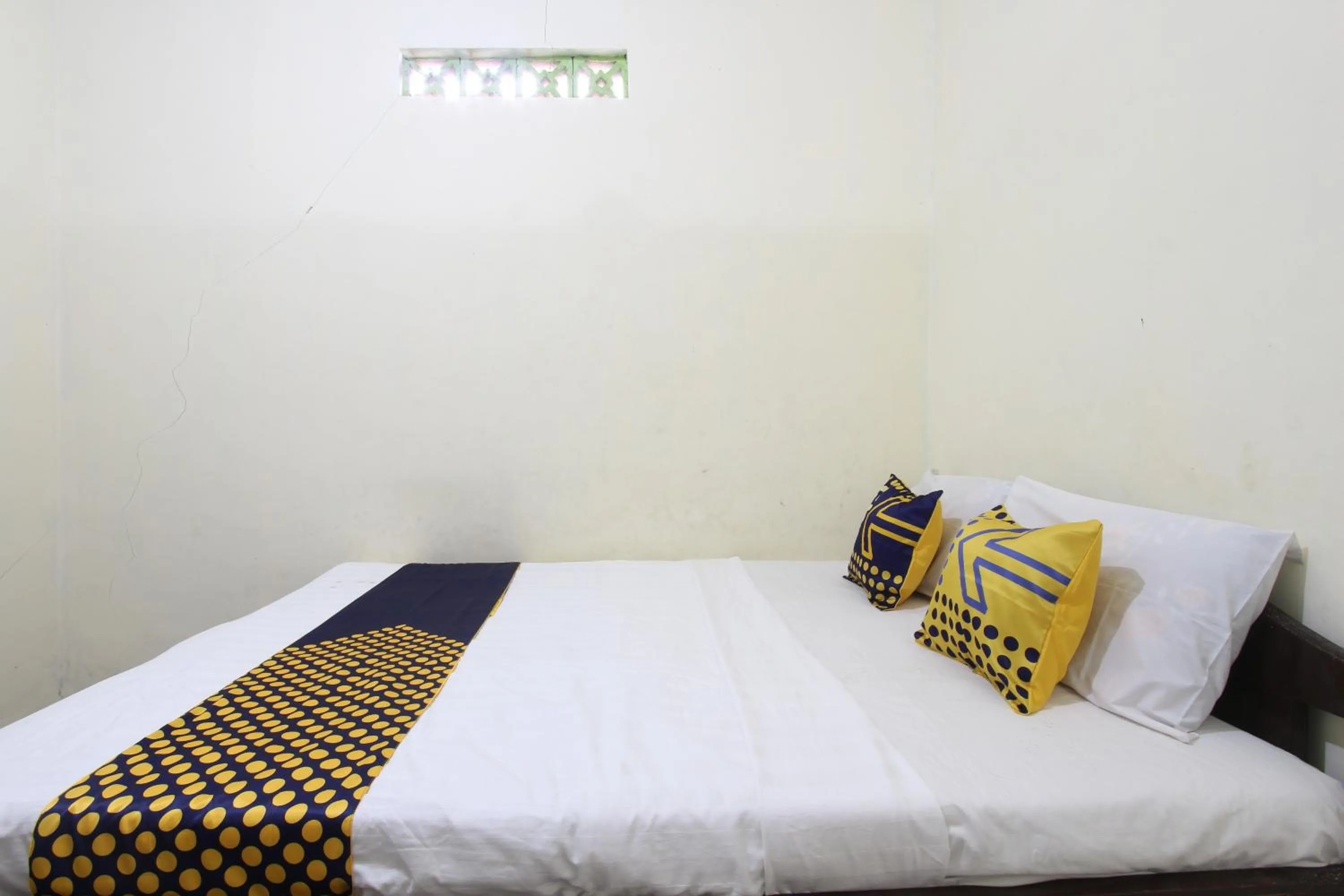 Bedroom, Bed in Hotel O Penginapan Tanjung Alang Syariah