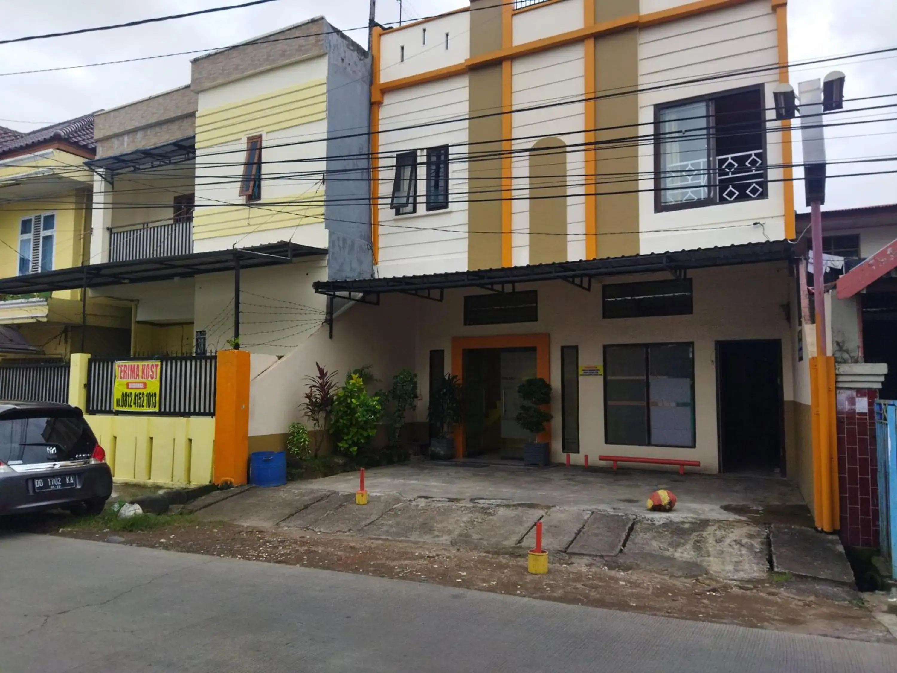 Facade/entrance in Hotel O Penginapan Tanjung Alang Syariah Facade/entrance in Hotel O Penginapan Tanjung Alang Syariah