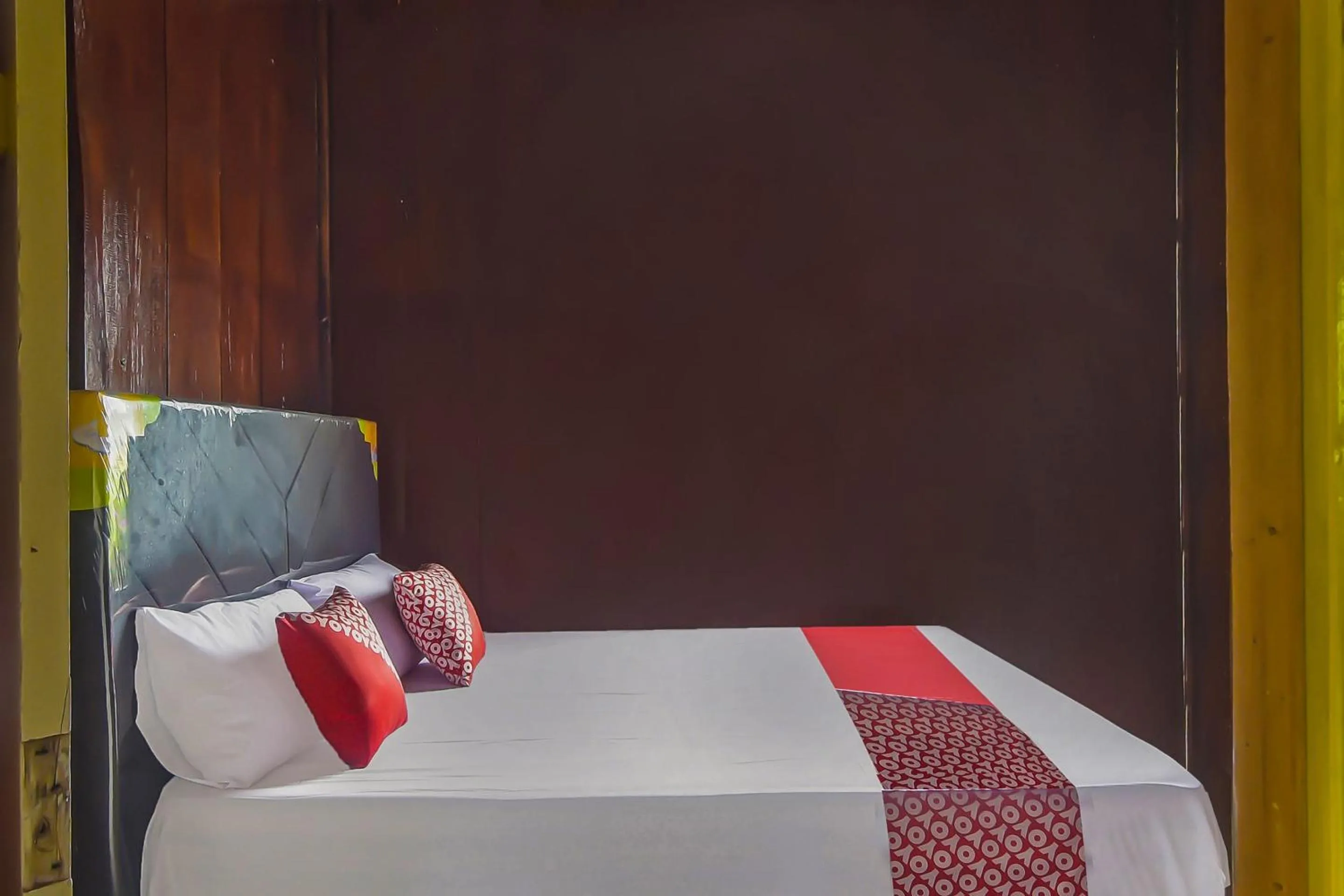 Bedroom, Bed in Hotel O Filadelfia Resto & Penginapan Near Benteng Moraya