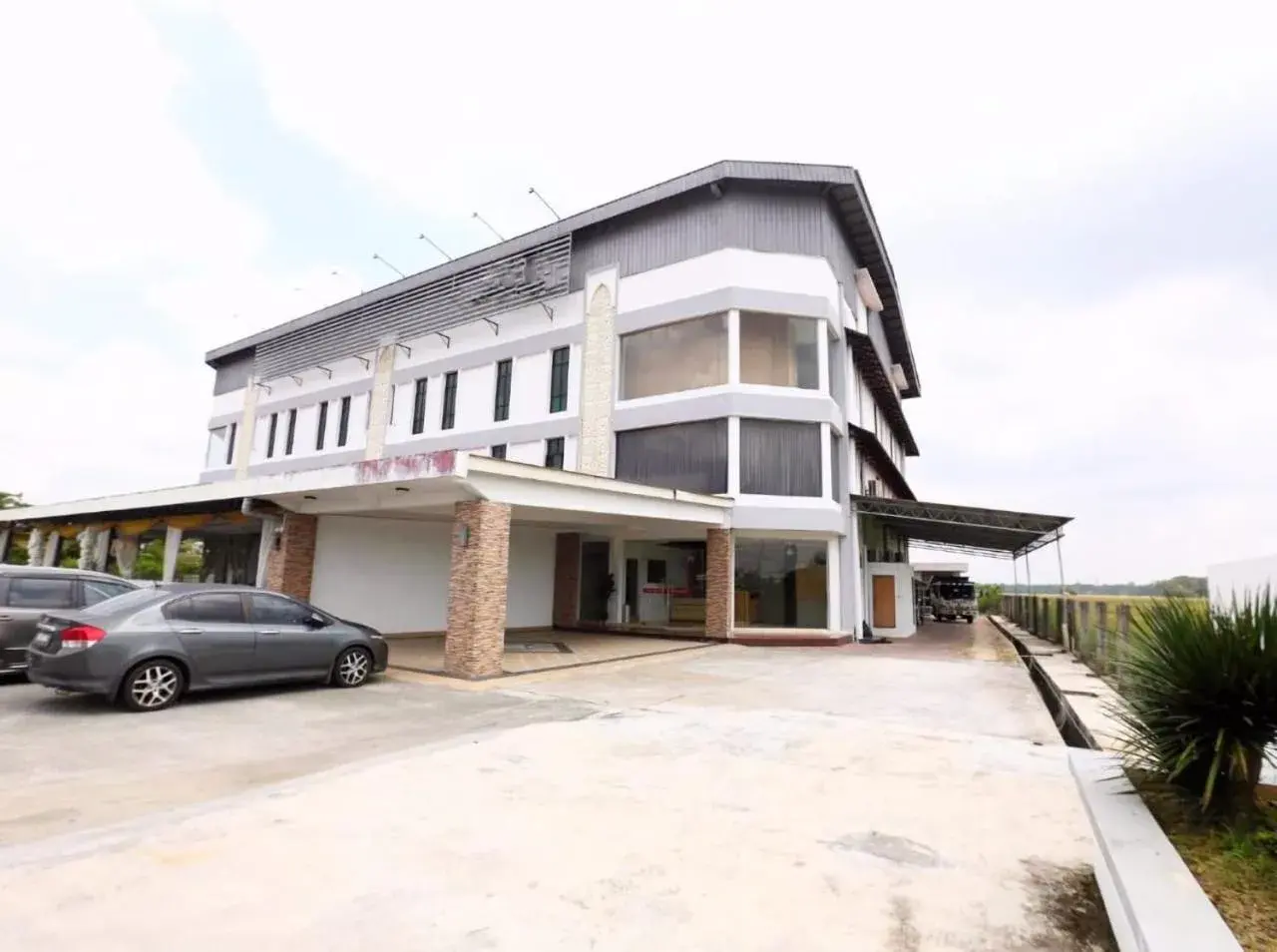 Property building in DZ Hotel Salor Property building in DZ Hotel Salor