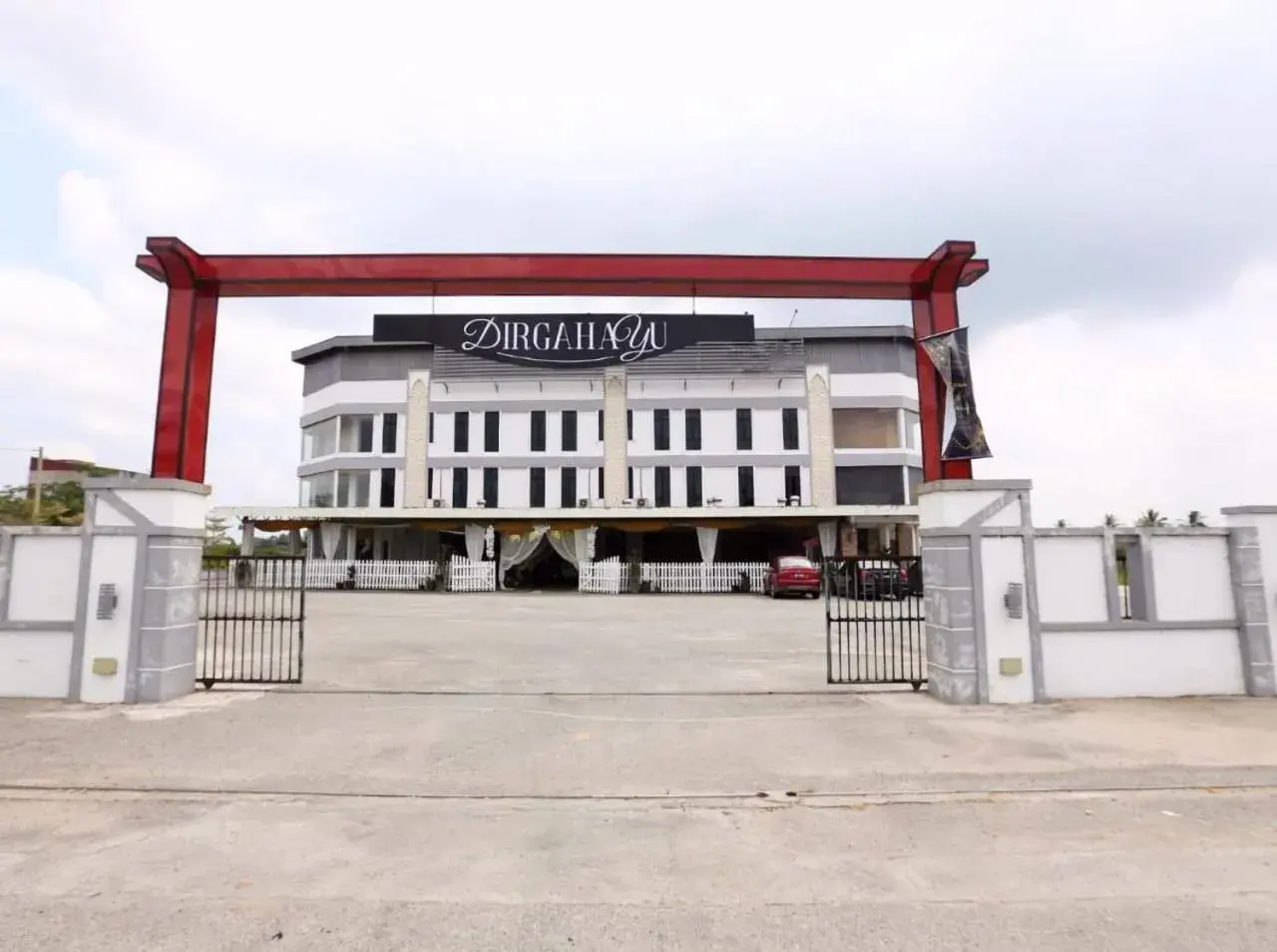 Facade/entrance in DZ Hotel Salor Facade/entrance in DZ Hotel Salor
