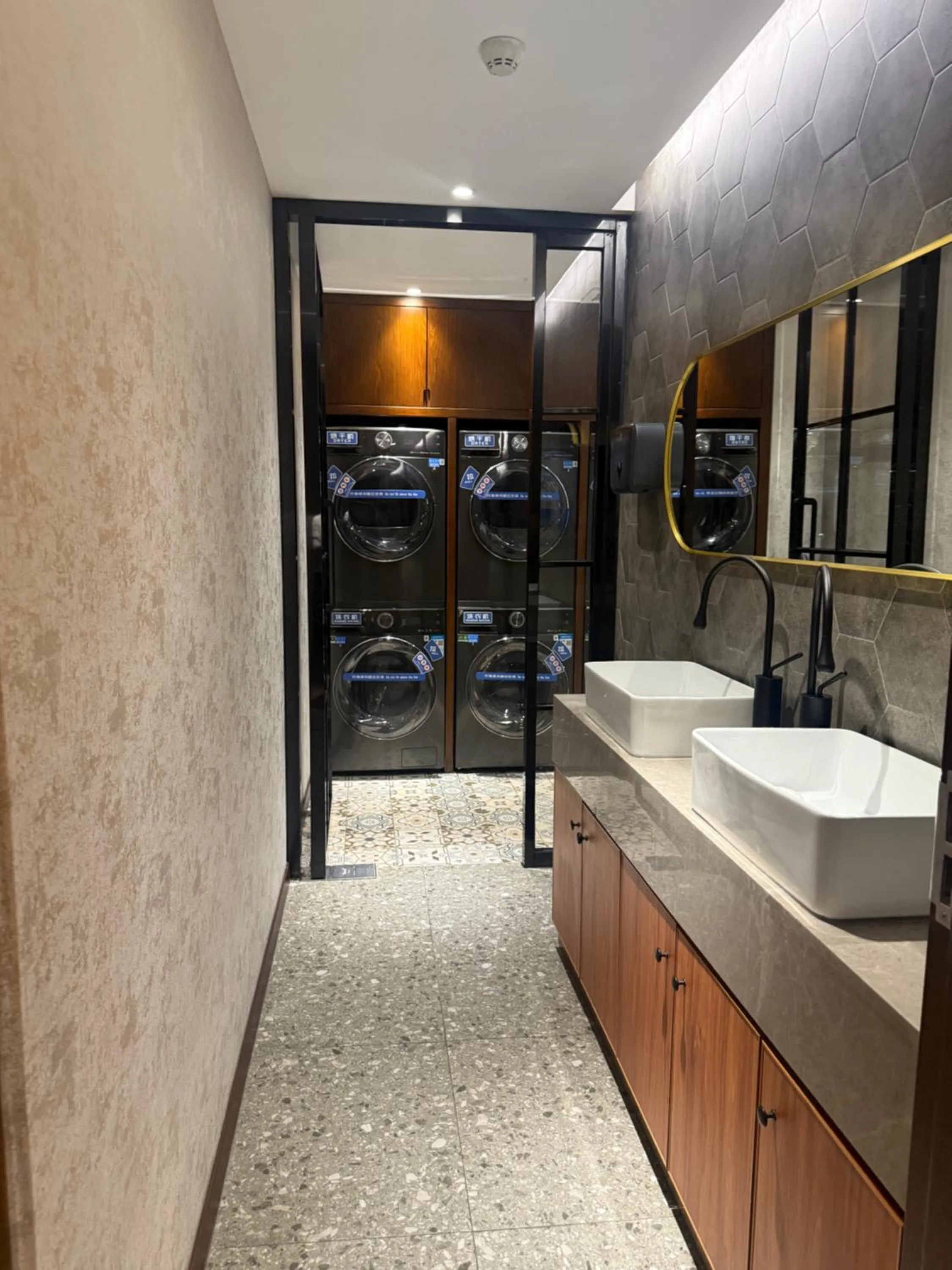 laundry in Nostalgia S Hotel Beijing National Stadium-Bird's Nest