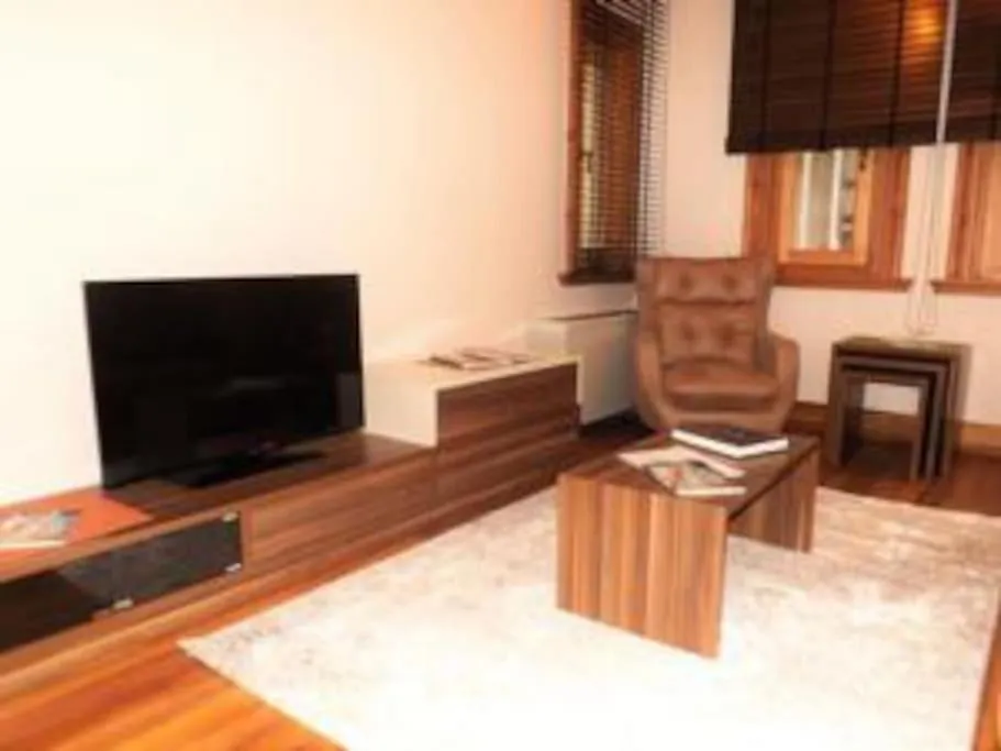 Living room in Aslan Residence