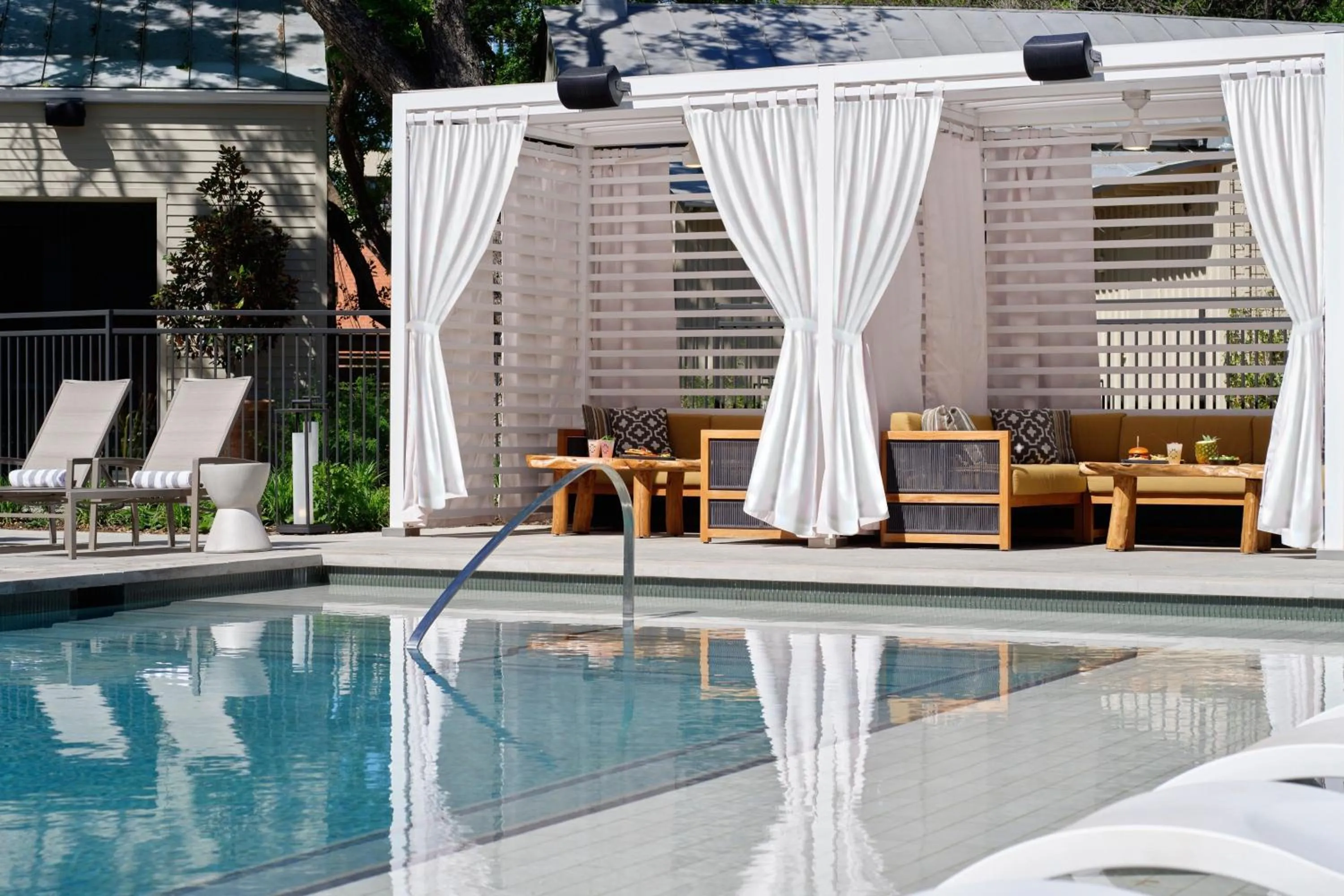 Swimming pool in Plaza San Antonio Hotel & Spa, Autograph Collection