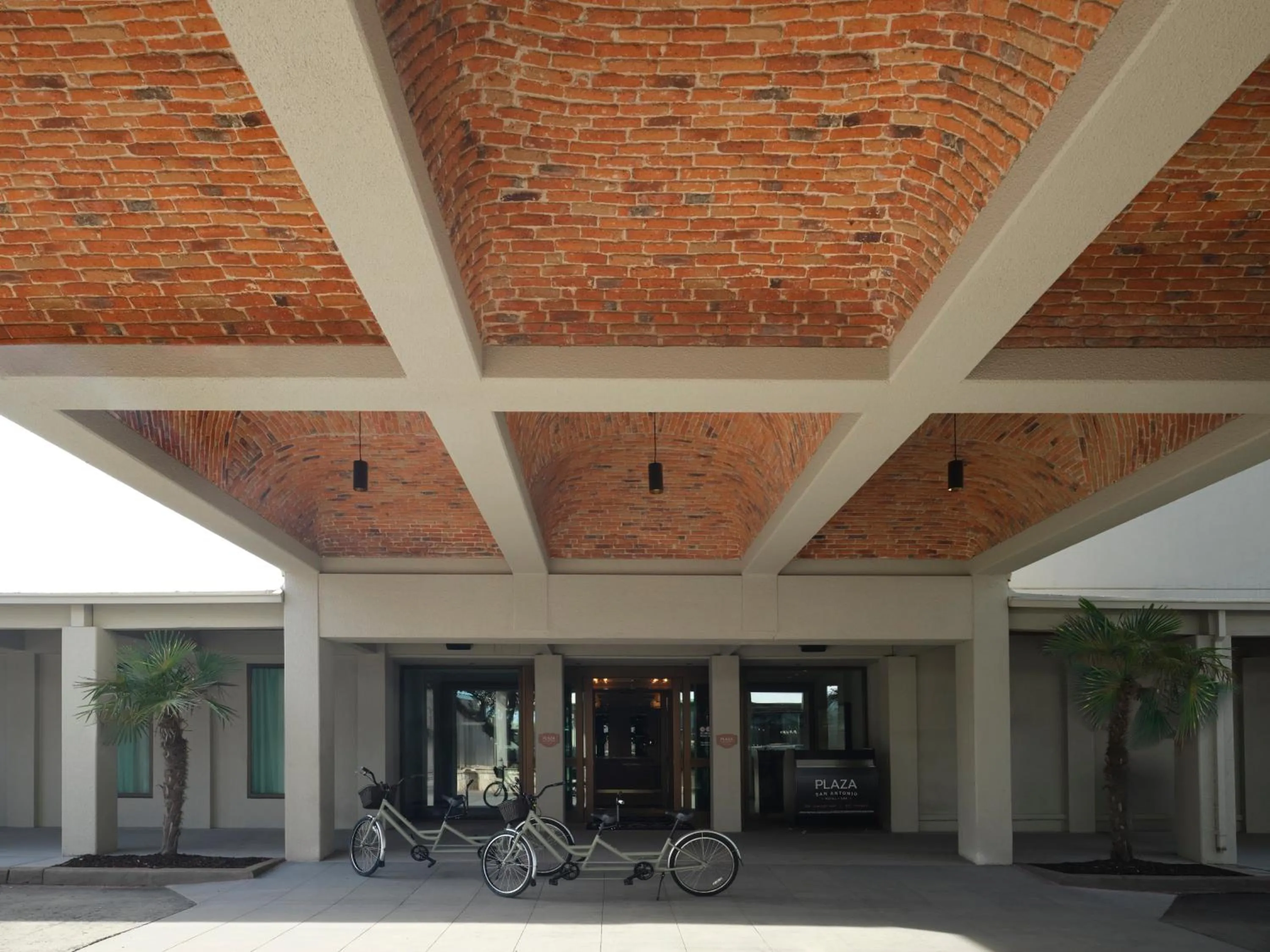 Facade/entrance in Plaza San Antonio Hotel & Spa, Autograph Collection