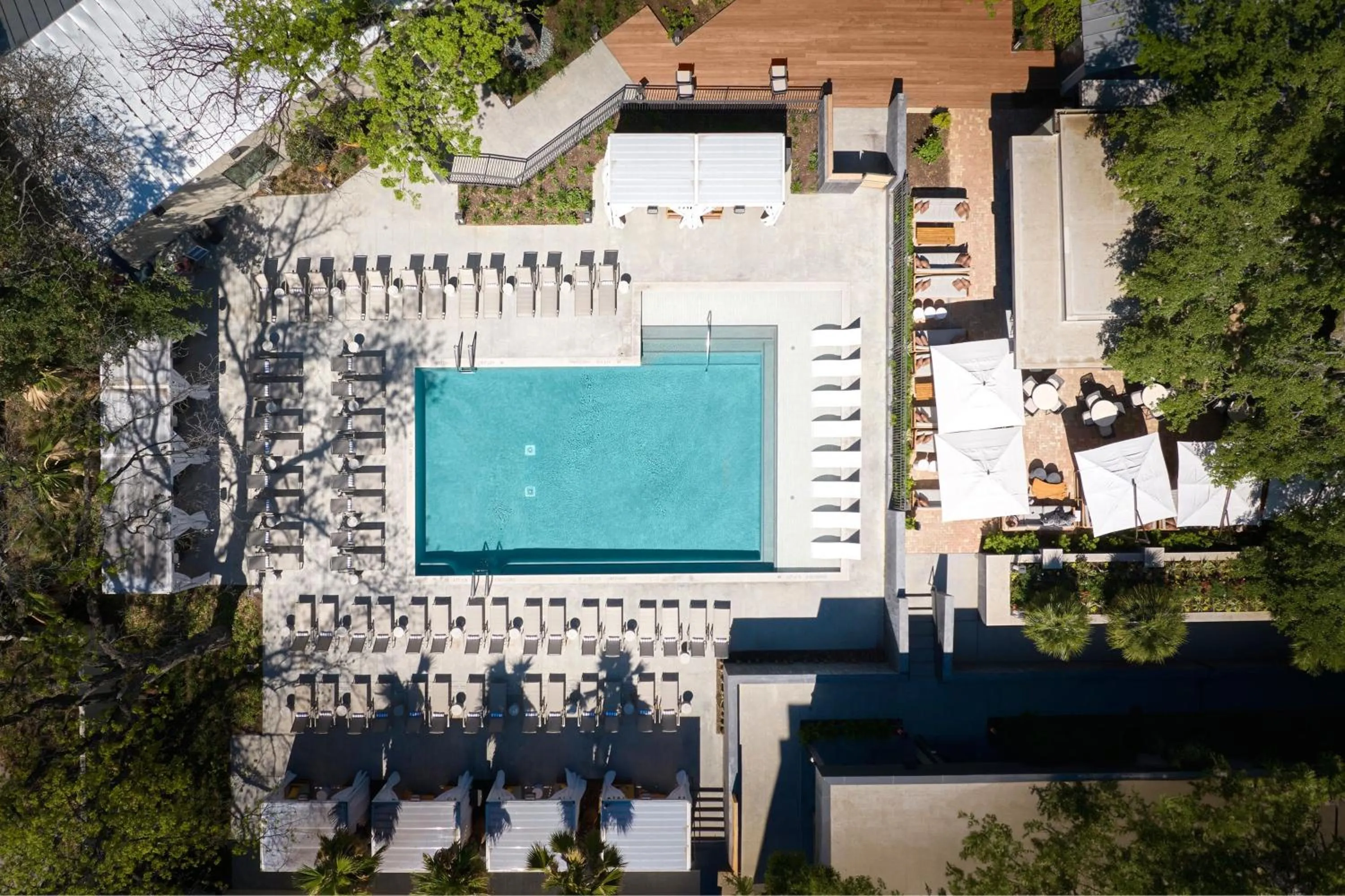 Swimming pool in Plaza San Antonio Hotel & Spa, Autograph Collection