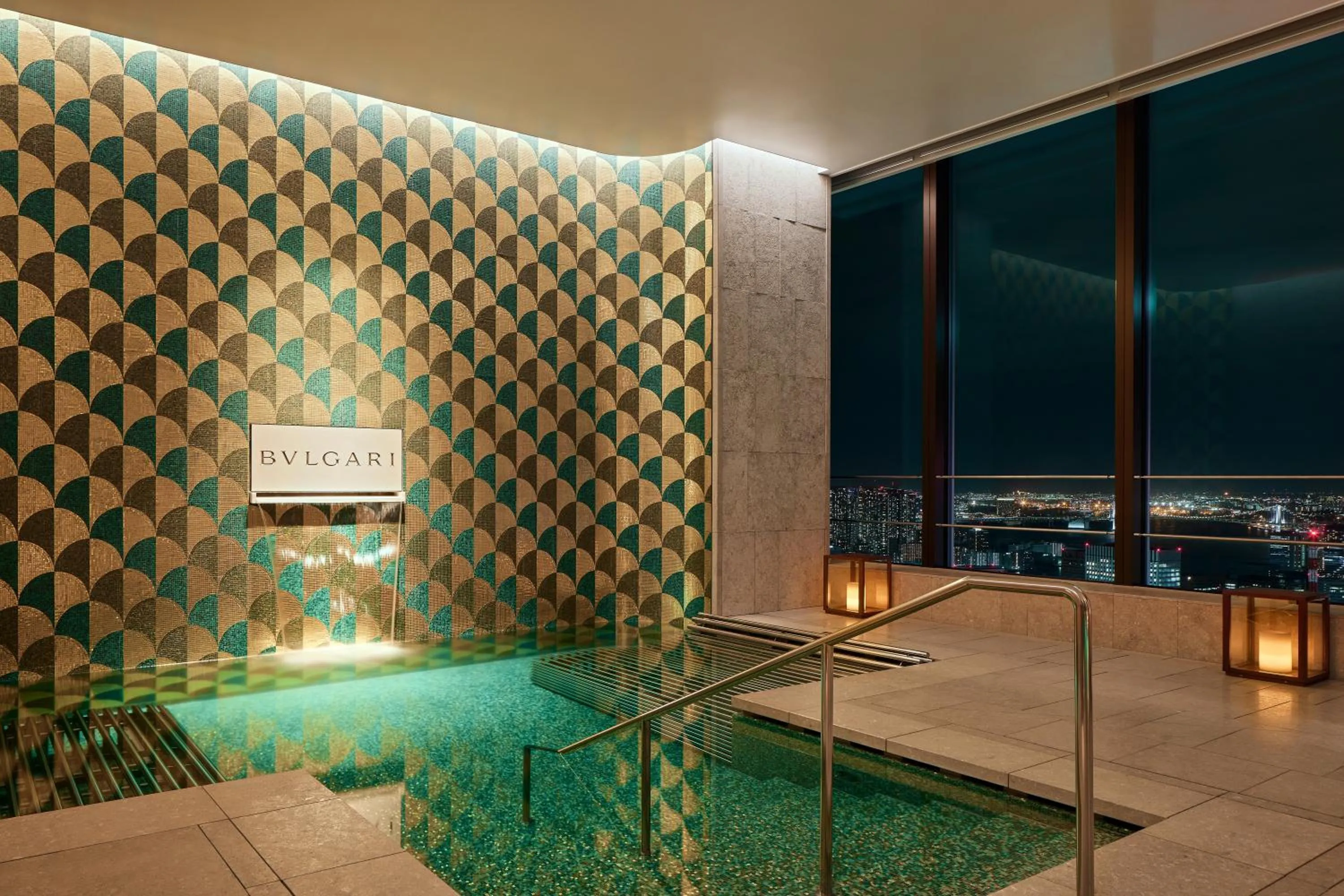 Swimming pool in Bvlgari Hotel Tokyo