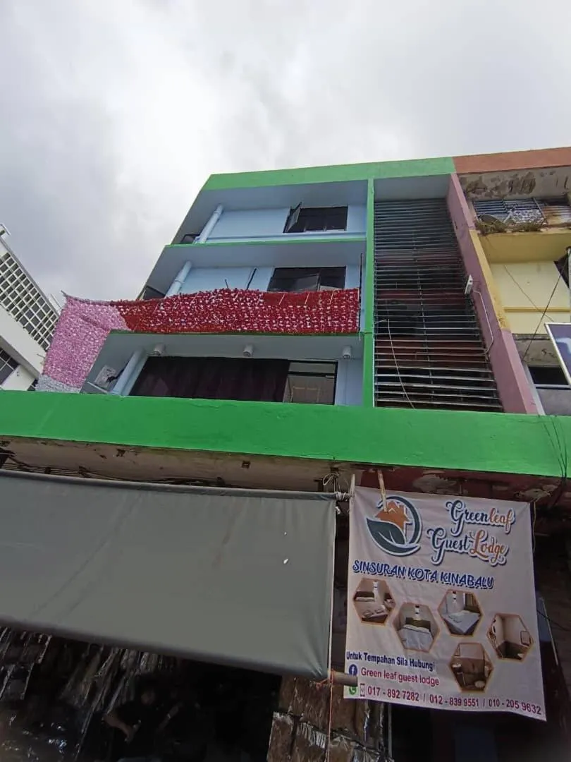 Facade/entrance in Hotel O Green Leaf Guest Lodge Kk