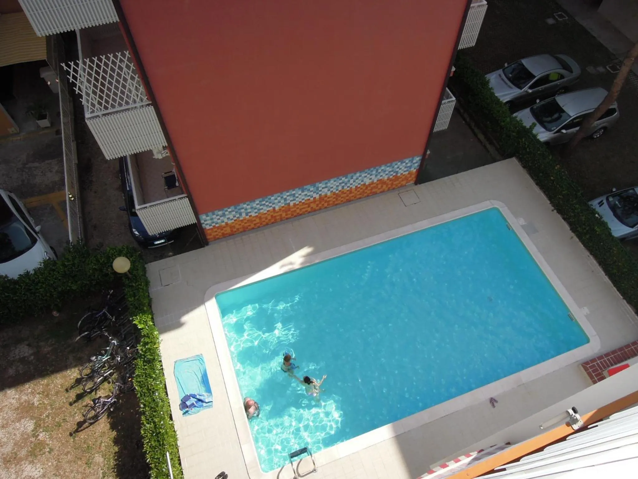 Swimming pool in Renewed two-roomed flat with swimming pool