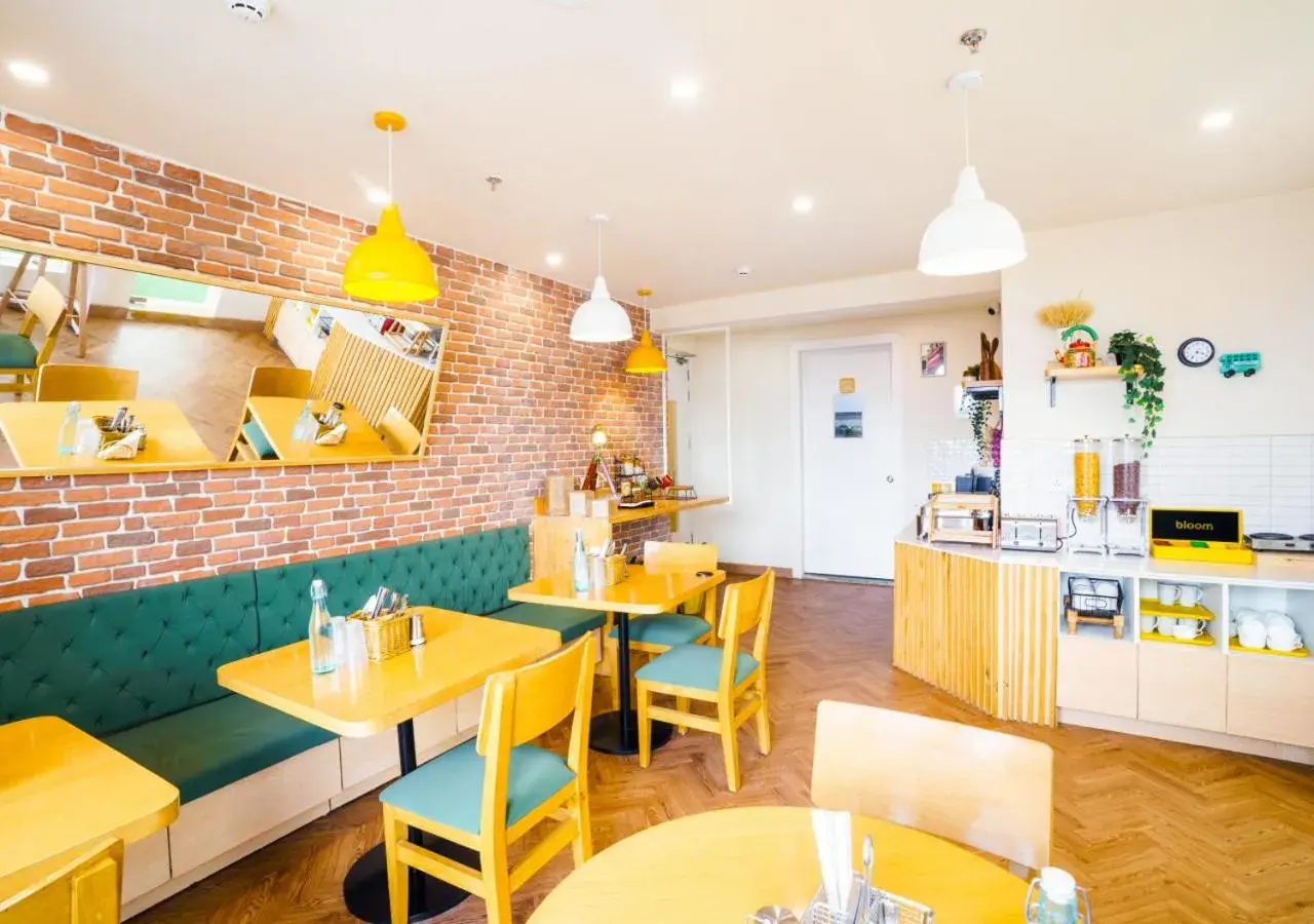 Restaurant/places to eat in Bloom Hotel - Heritage Walk Restaurant/places to eat in Bloom Hotel - Heritage Walk