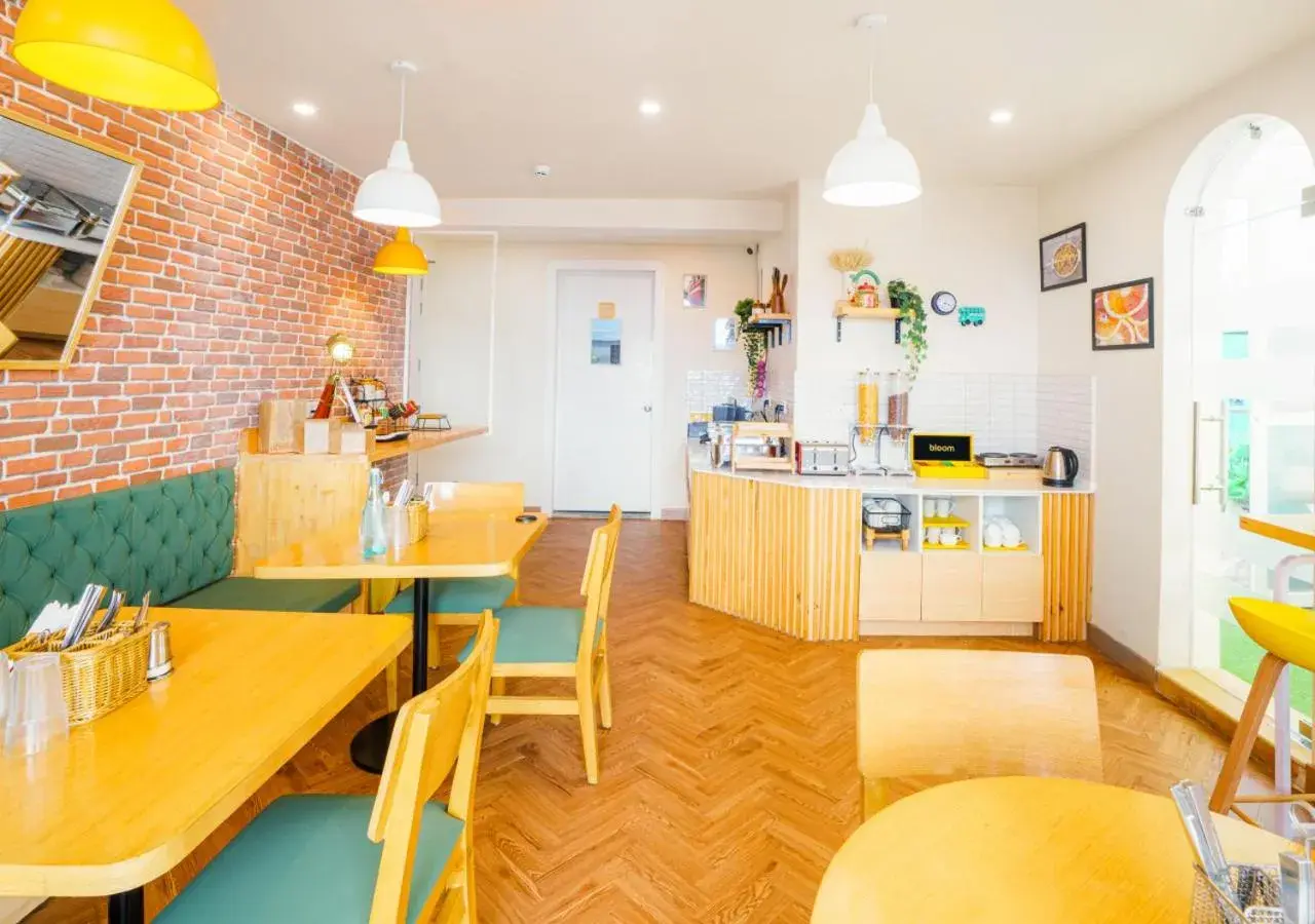 Restaurant/places to eat in Bloom Hotel - Heritage Walk Restaurant/places to eat in Bloom Hotel - Heritage Walk