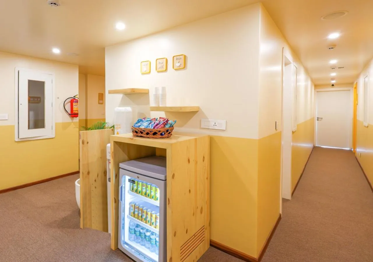 Food and drinks in Bloom Hotel - Golf Course Road, Sector 43