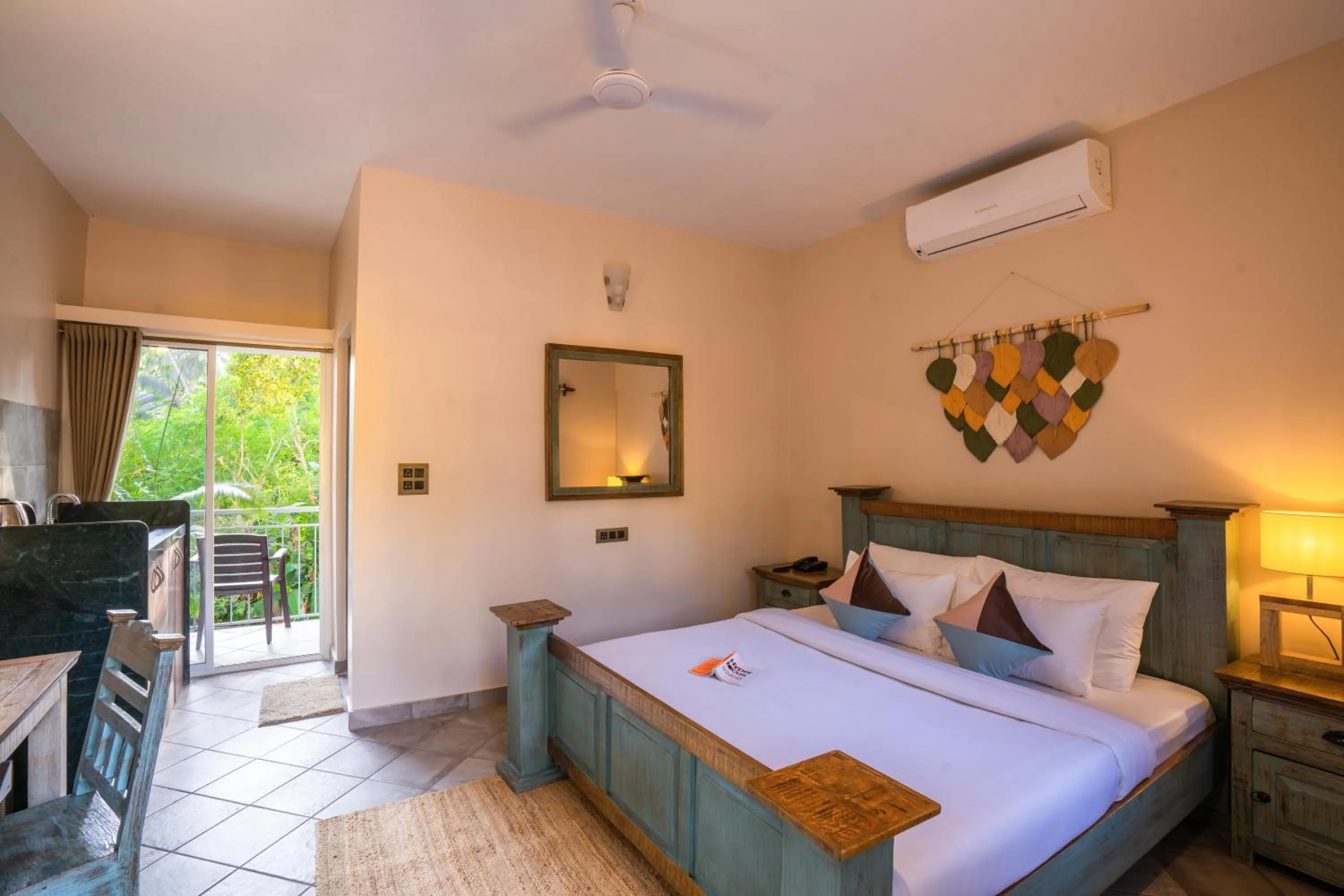 Bed in Zostel Goa, Morjim