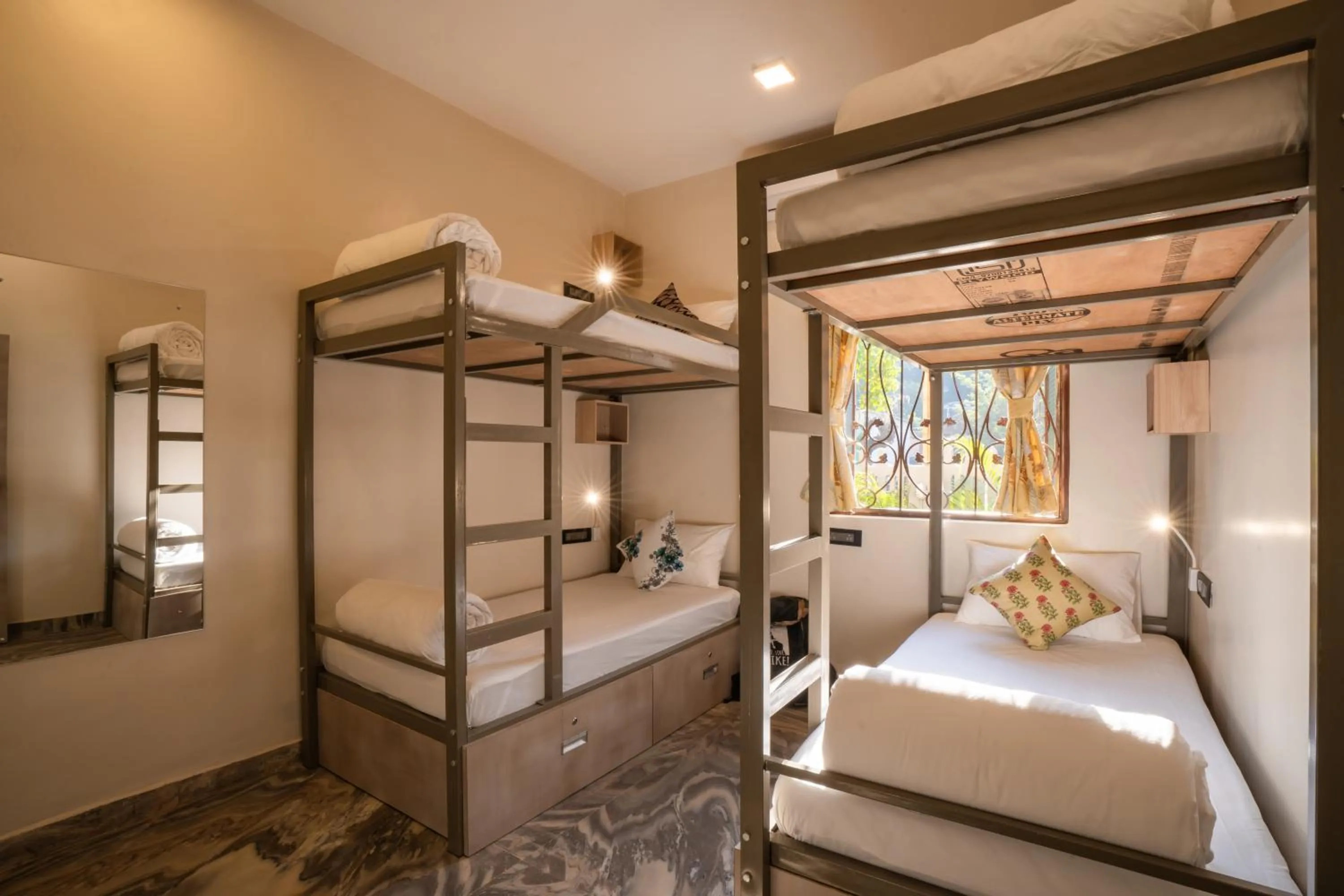 Bed in Zostel Goa, Morjim