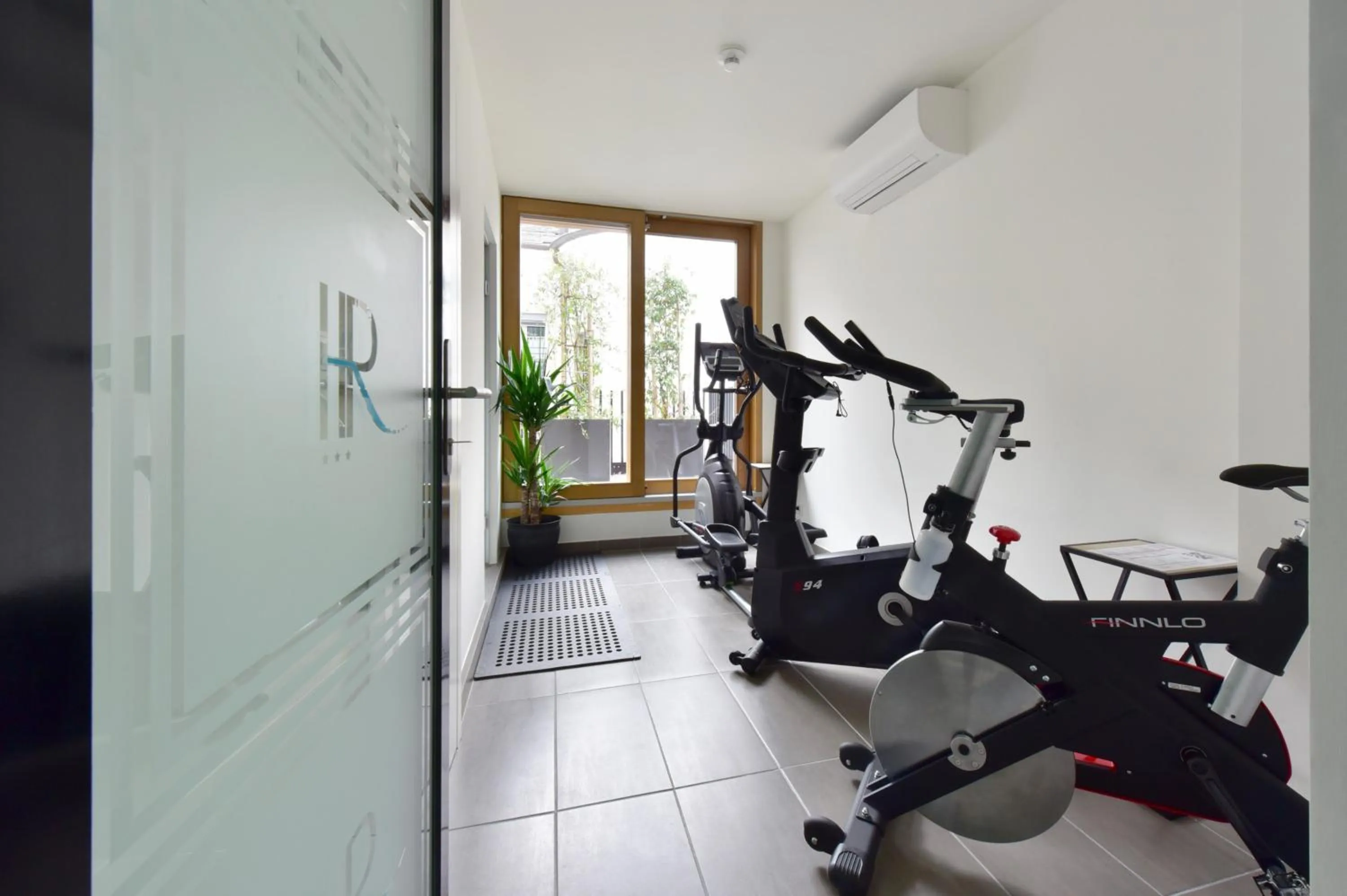 Steam room in Hôtel Rousseau Plus