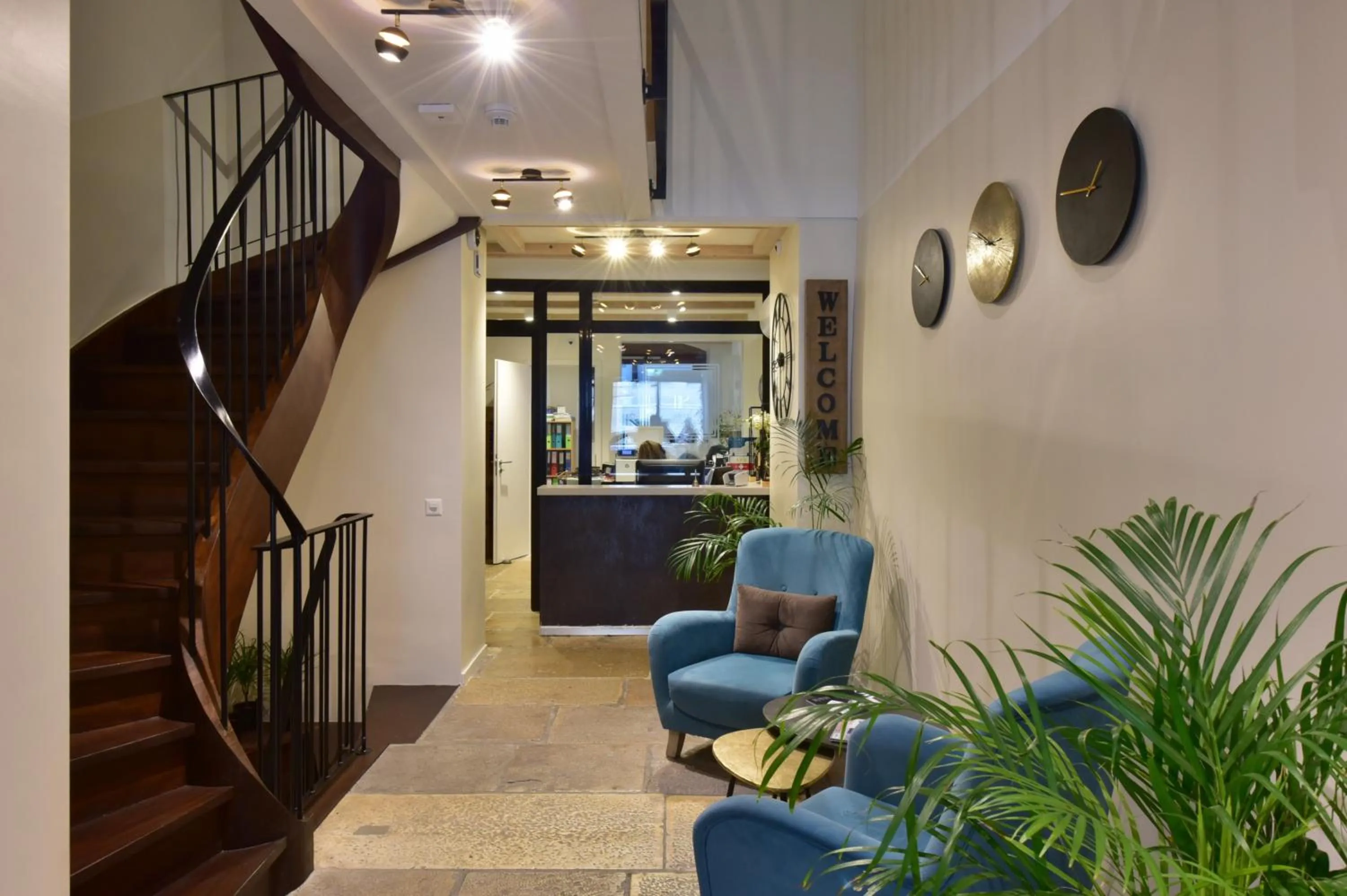 Lobby or reception in Hôtel Rousseau Plus