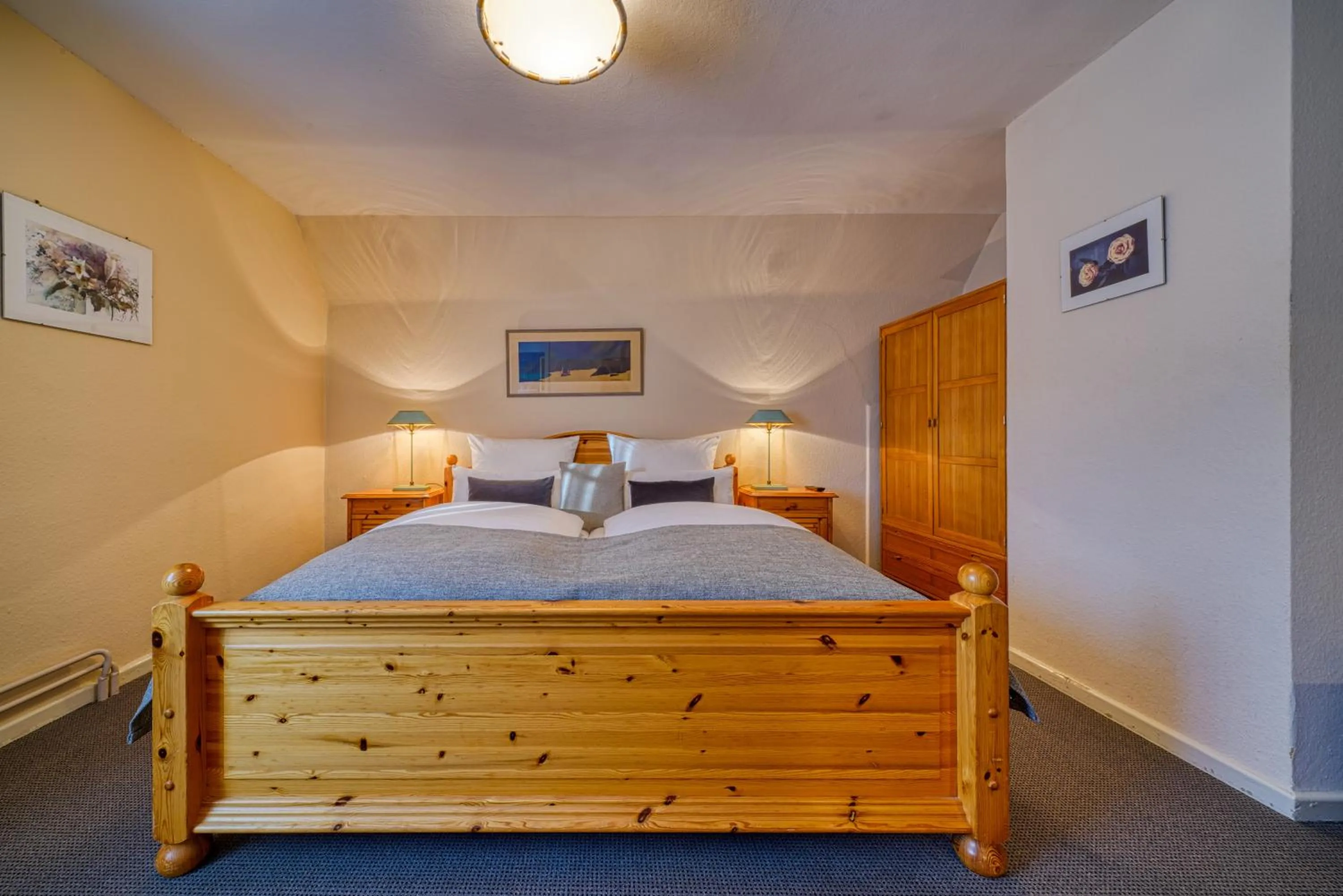 Photo of the whole room, Bed in Hotel Zur Eule