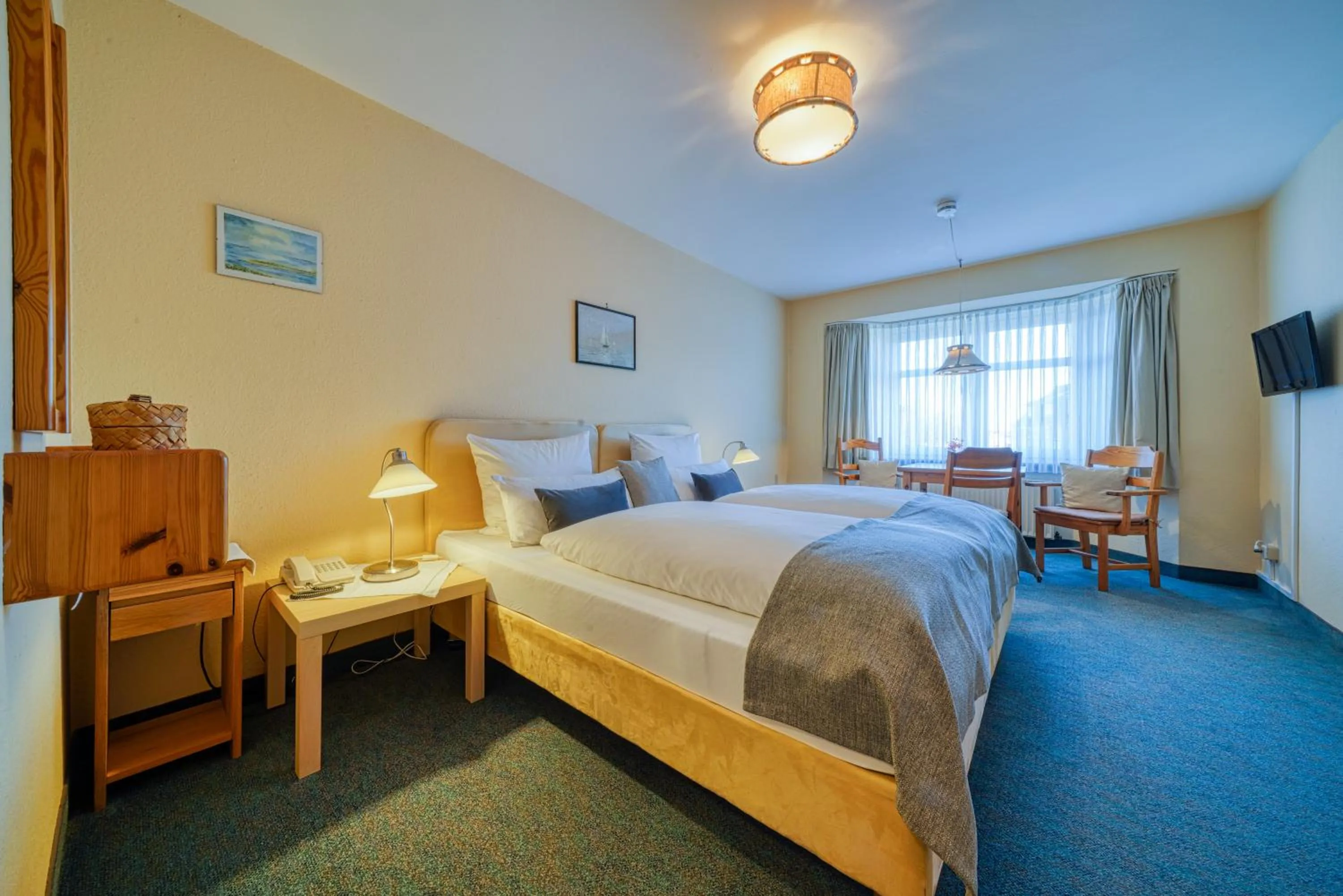 Photo of the whole room, Bed in Hotel Zur Eule