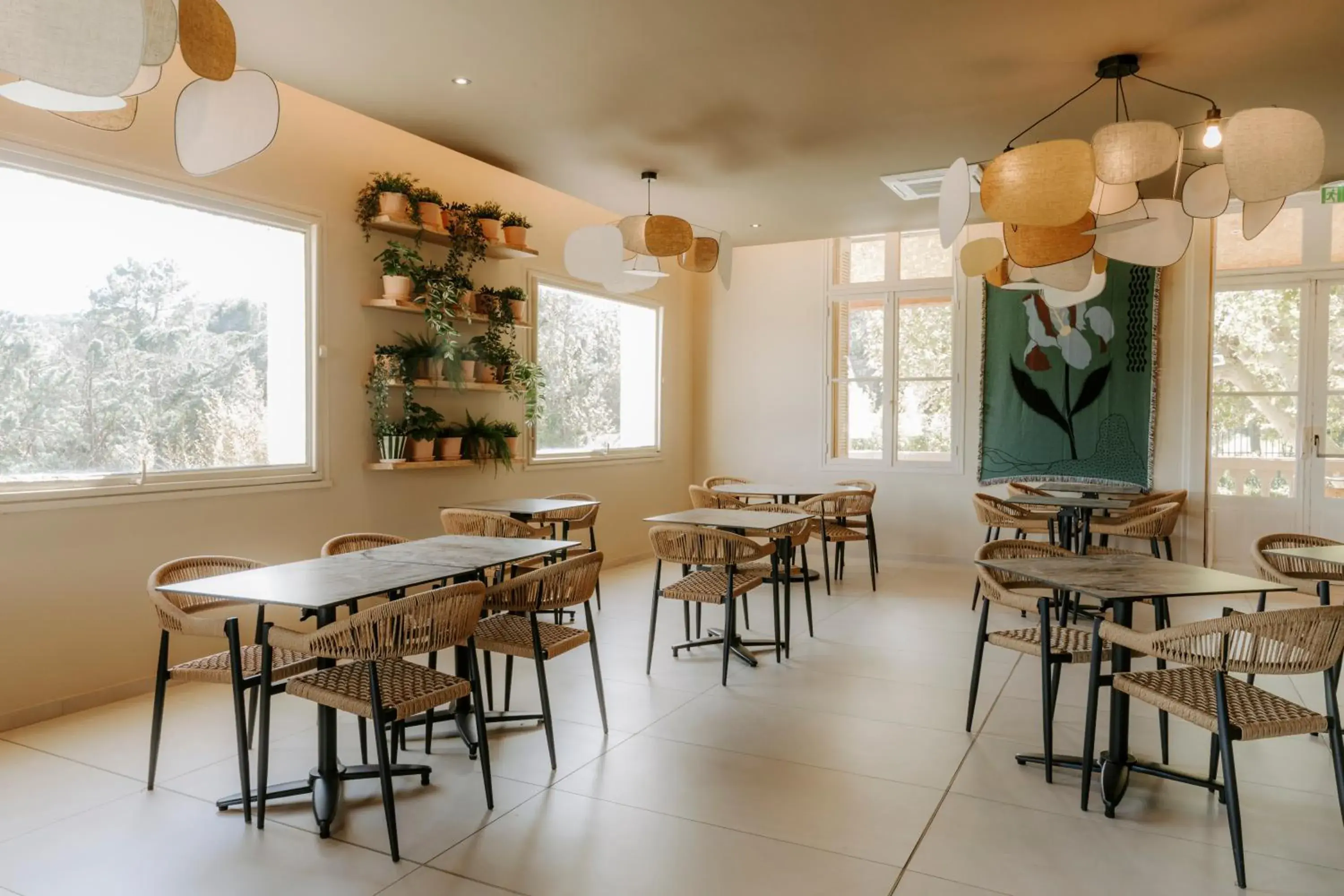 Restaurant/places to eat in Soko Hotels-Pont du Gard Restaurant/places to eat in Soko Hotels-Pont du Gard