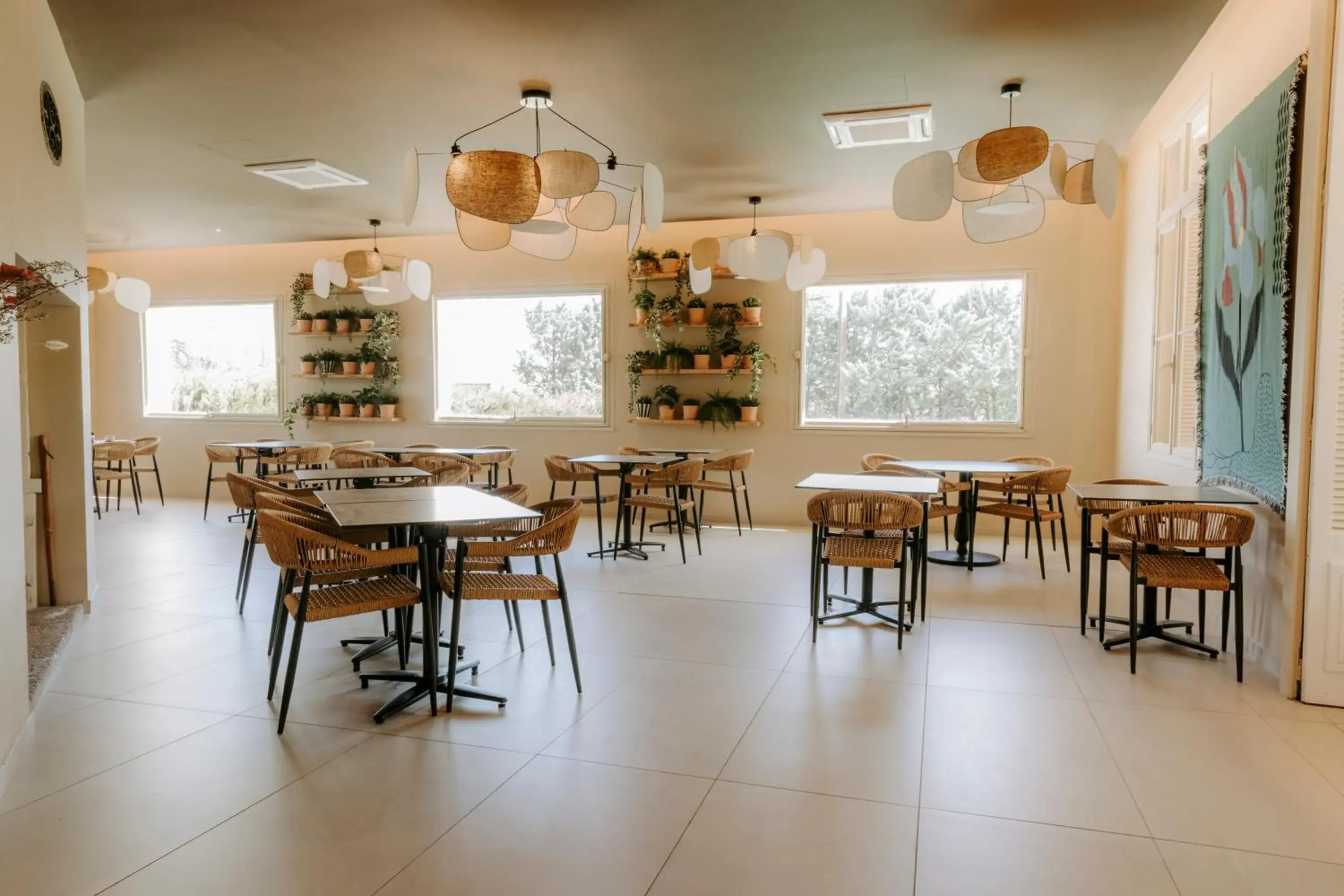 Restaurant/places to eat in Soko Hotels-Pont du Gard Restaurant/places to eat in Soko Hotels-Pont du Gard