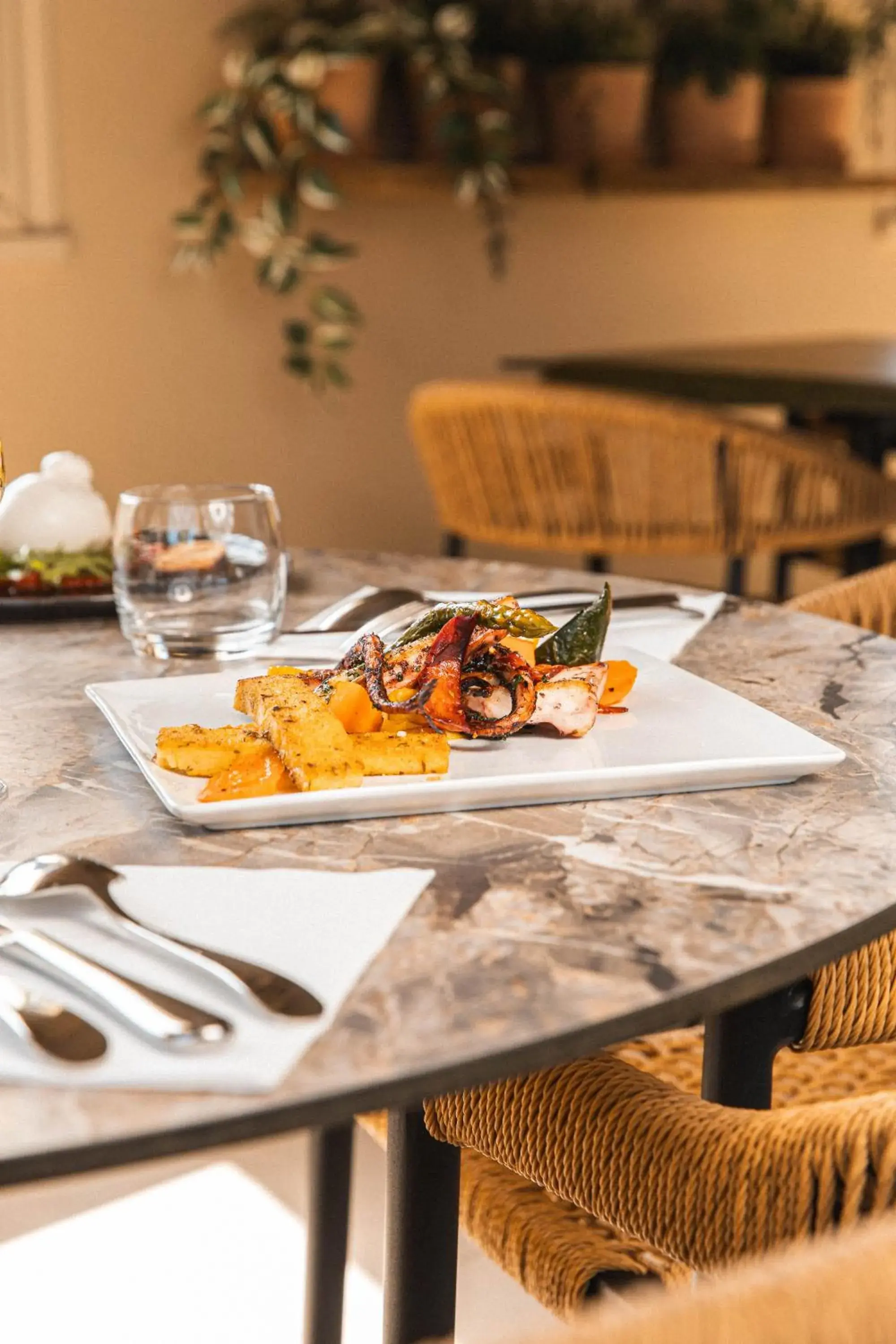 Restaurant/places to eat in Soko Hotels-Pont du Gard Restaurant/places to eat in Soko Hotels-Pont du Gard