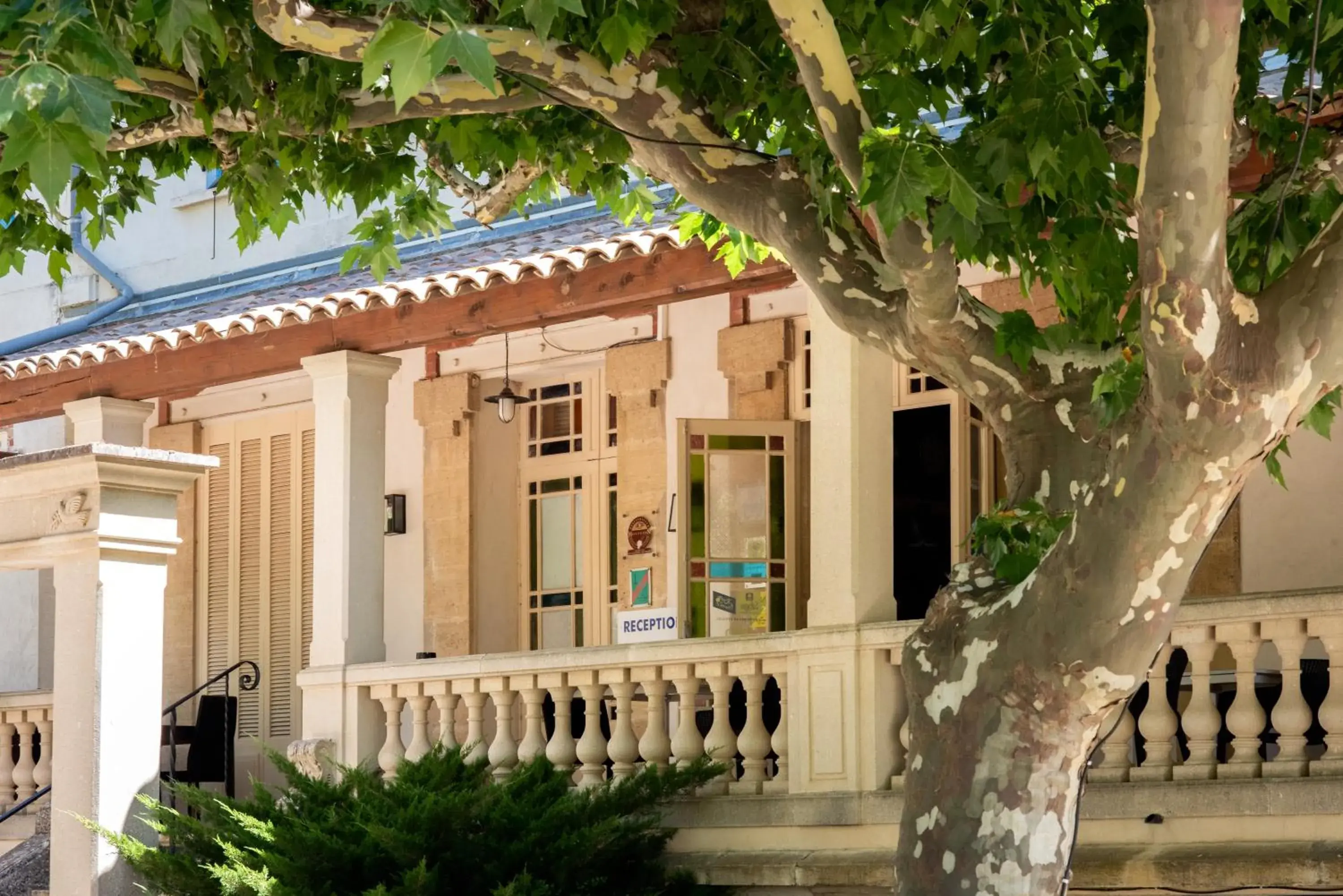 Property building in Soko Hotels-Pont du Gard Property building in Soko Hotels-Pont du Gard