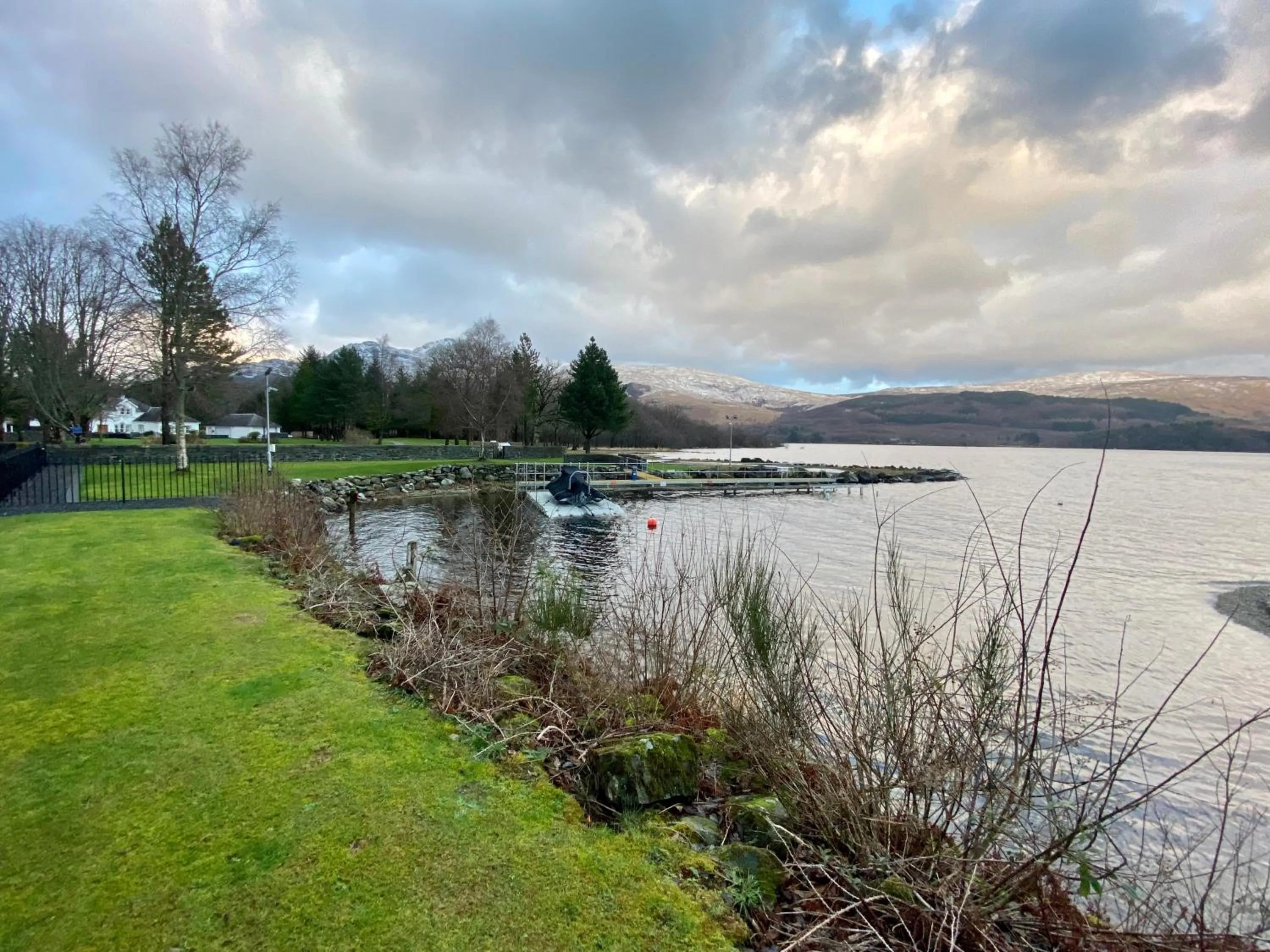 Natural landscape in The Beach House Loch Lomond