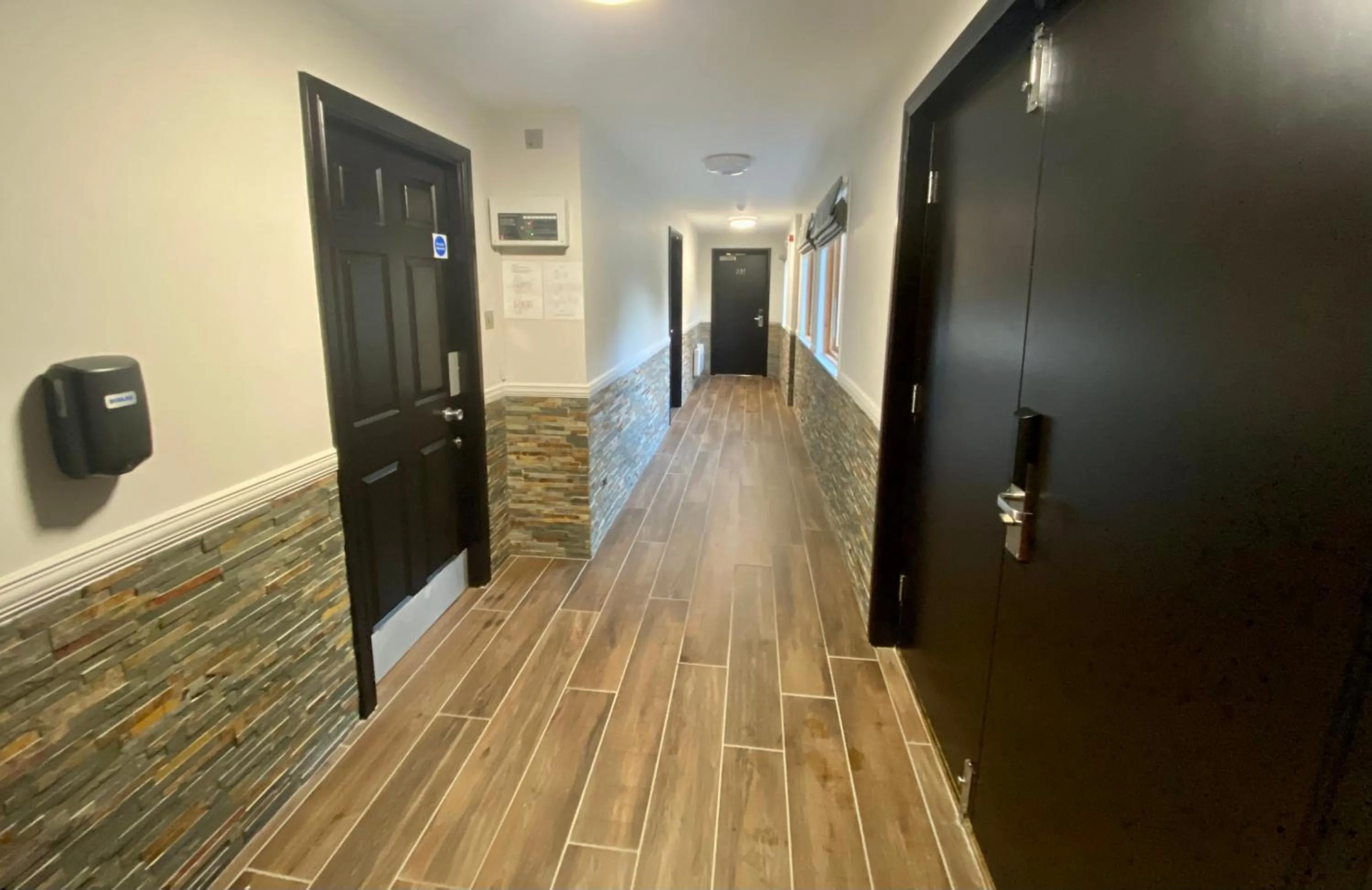 Facade/entrance in The Beach House Loch Lomond