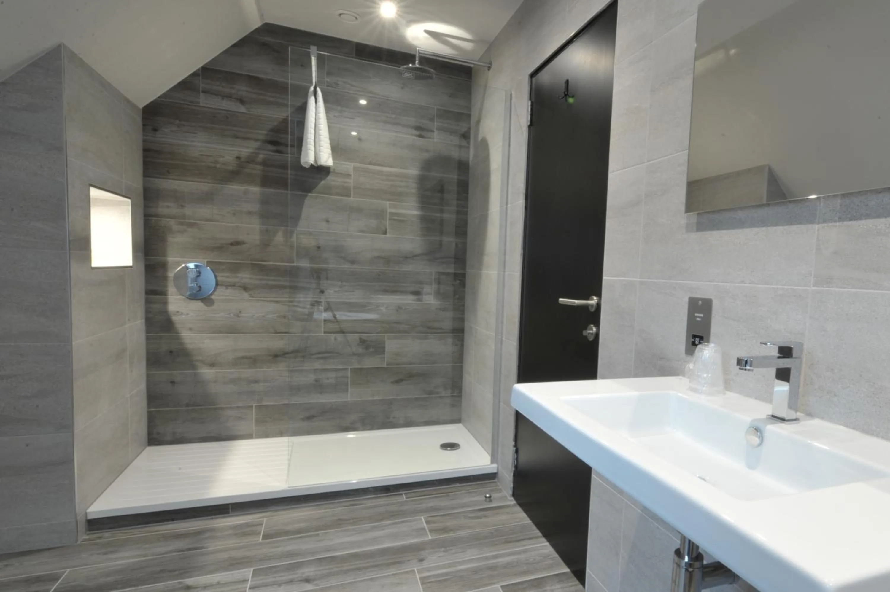 Shower in The Beach House Loch Lomond