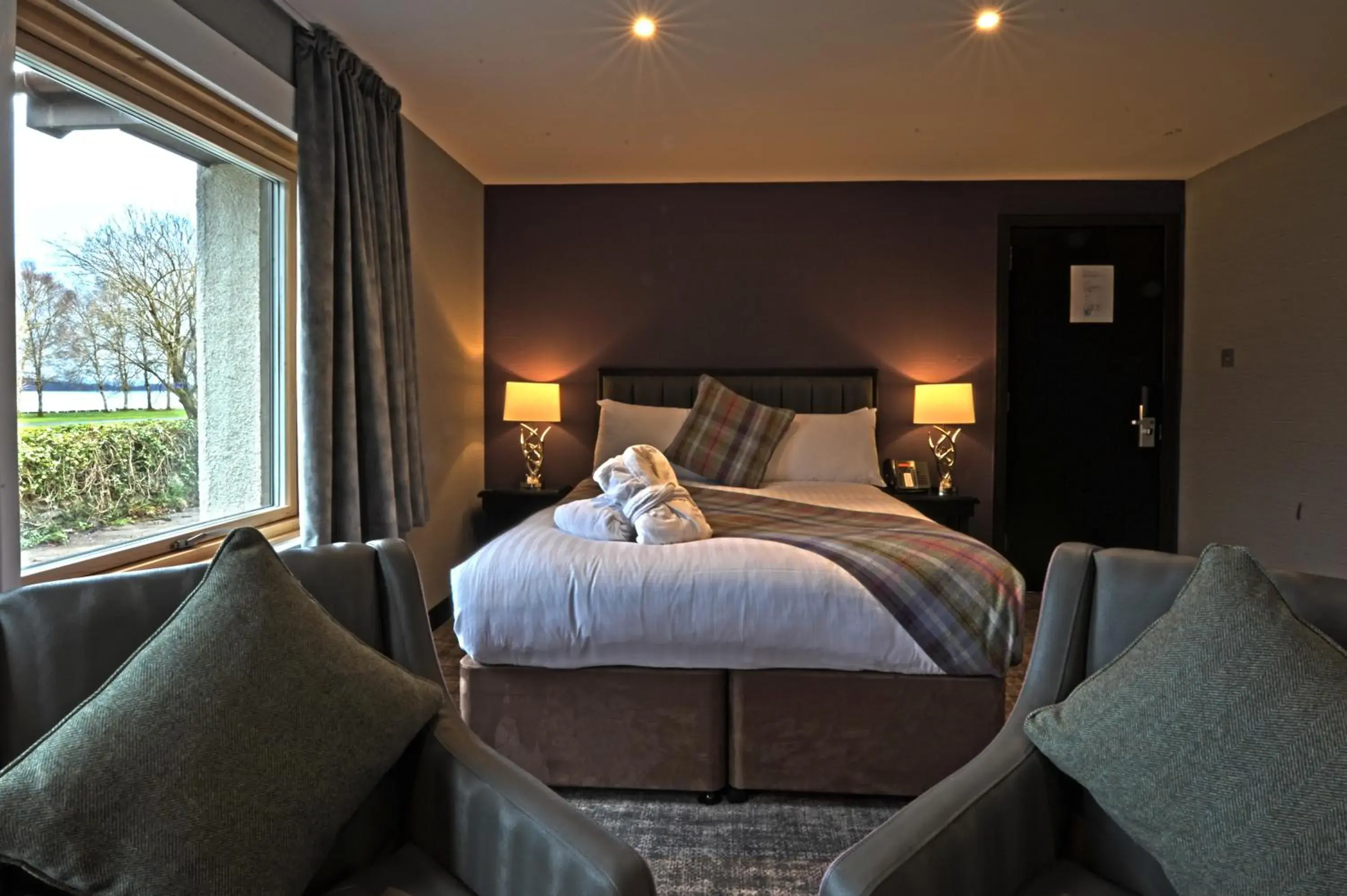 Deluxe Family Room in The Beach House Loch Lomond Deluxe Family Room in The Beach House Loch Lomond