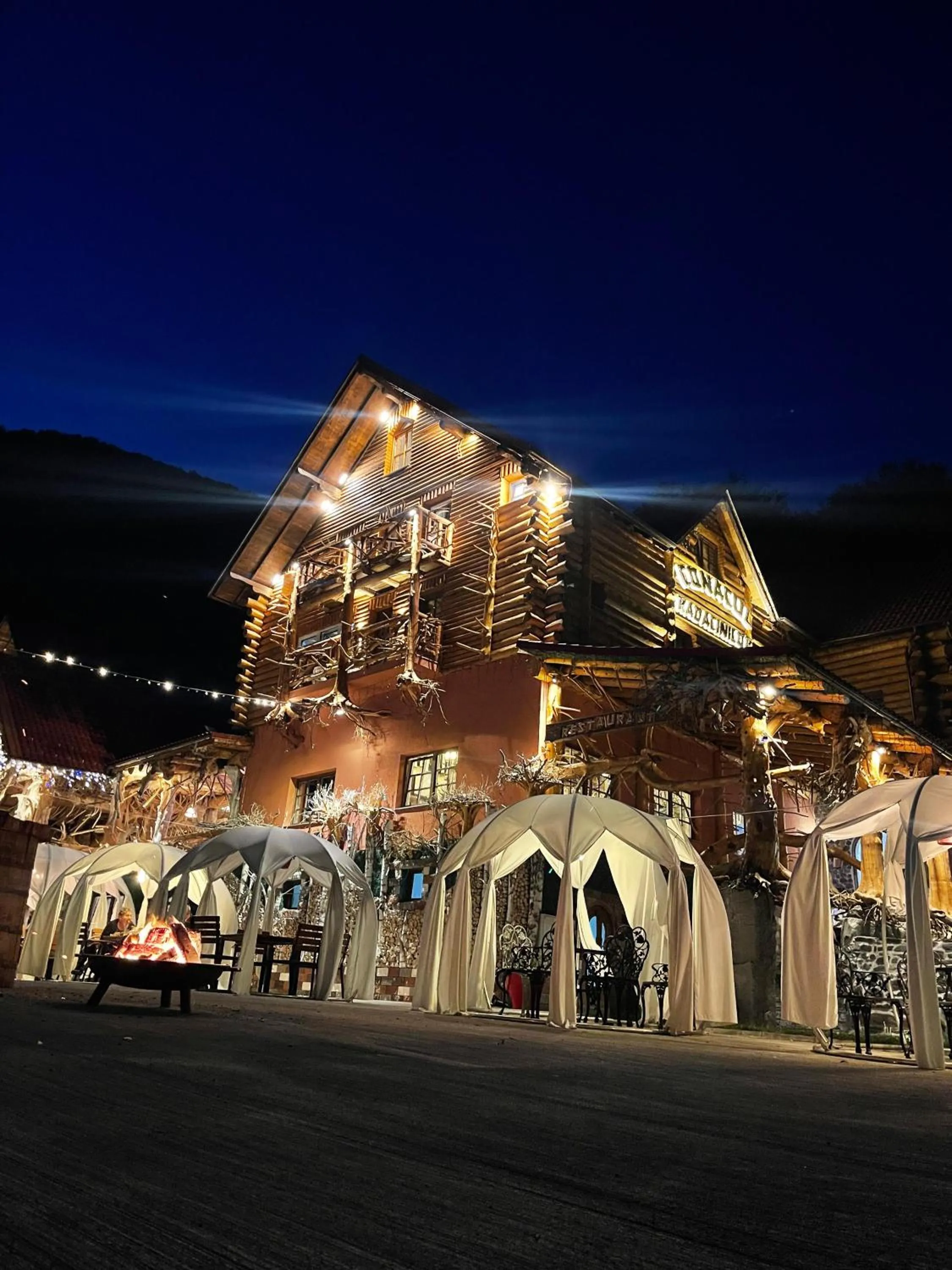 Property building in Conacul Radacinilor