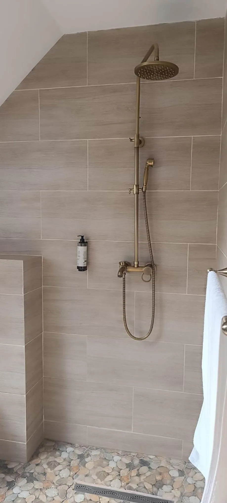 Shower in Conacul Radacinilor