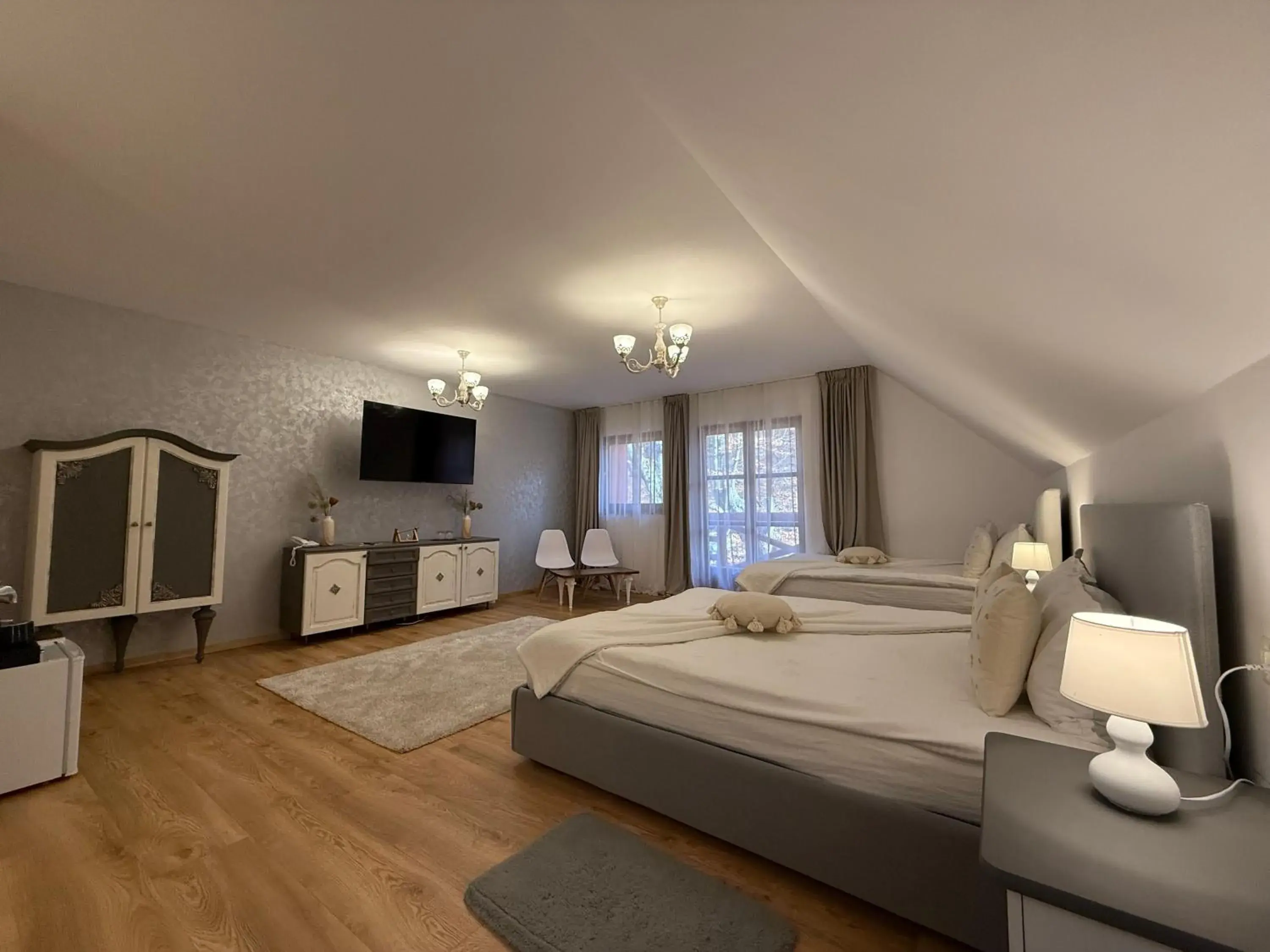 Deluxe Queen Room with Two Queen Beds in Conacul Radacinilor Deluxe Queen Room with Two Queen Beds in Conacul Radacinilor