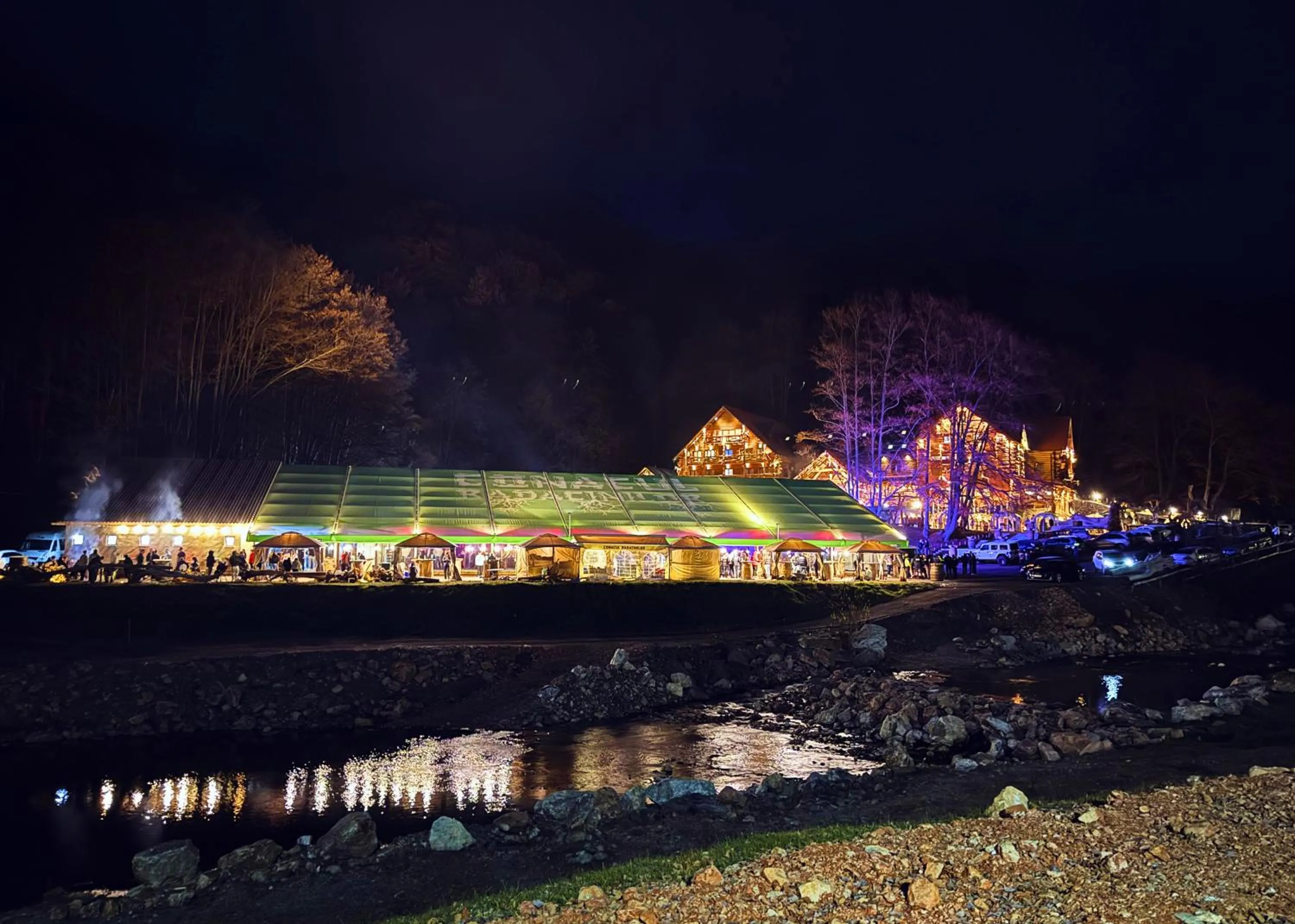 Night in Conacul Radacinilor