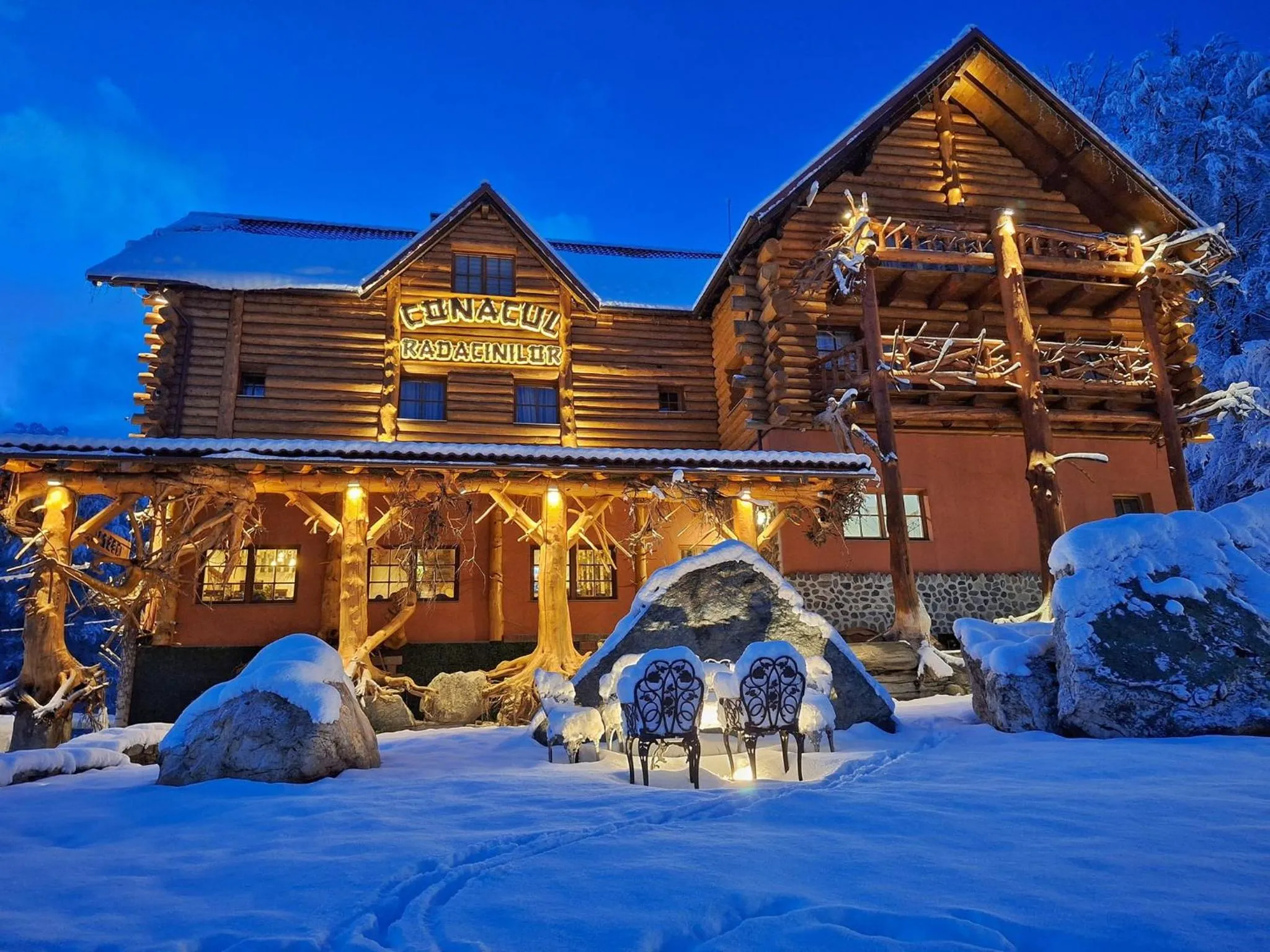 Property building in Conacul Radacinilor