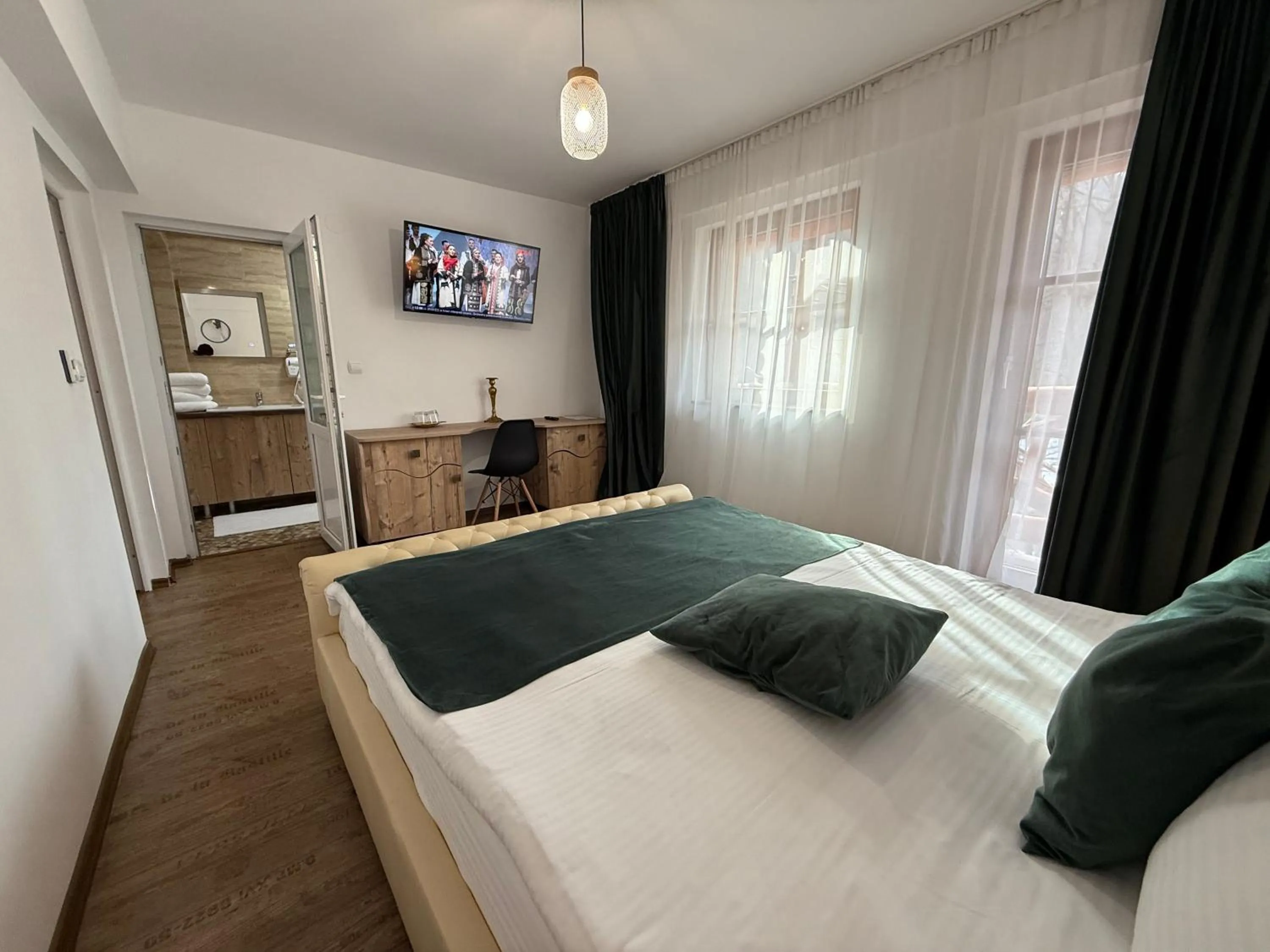 TV and multimedia, Bed in Conacul Radacinilor